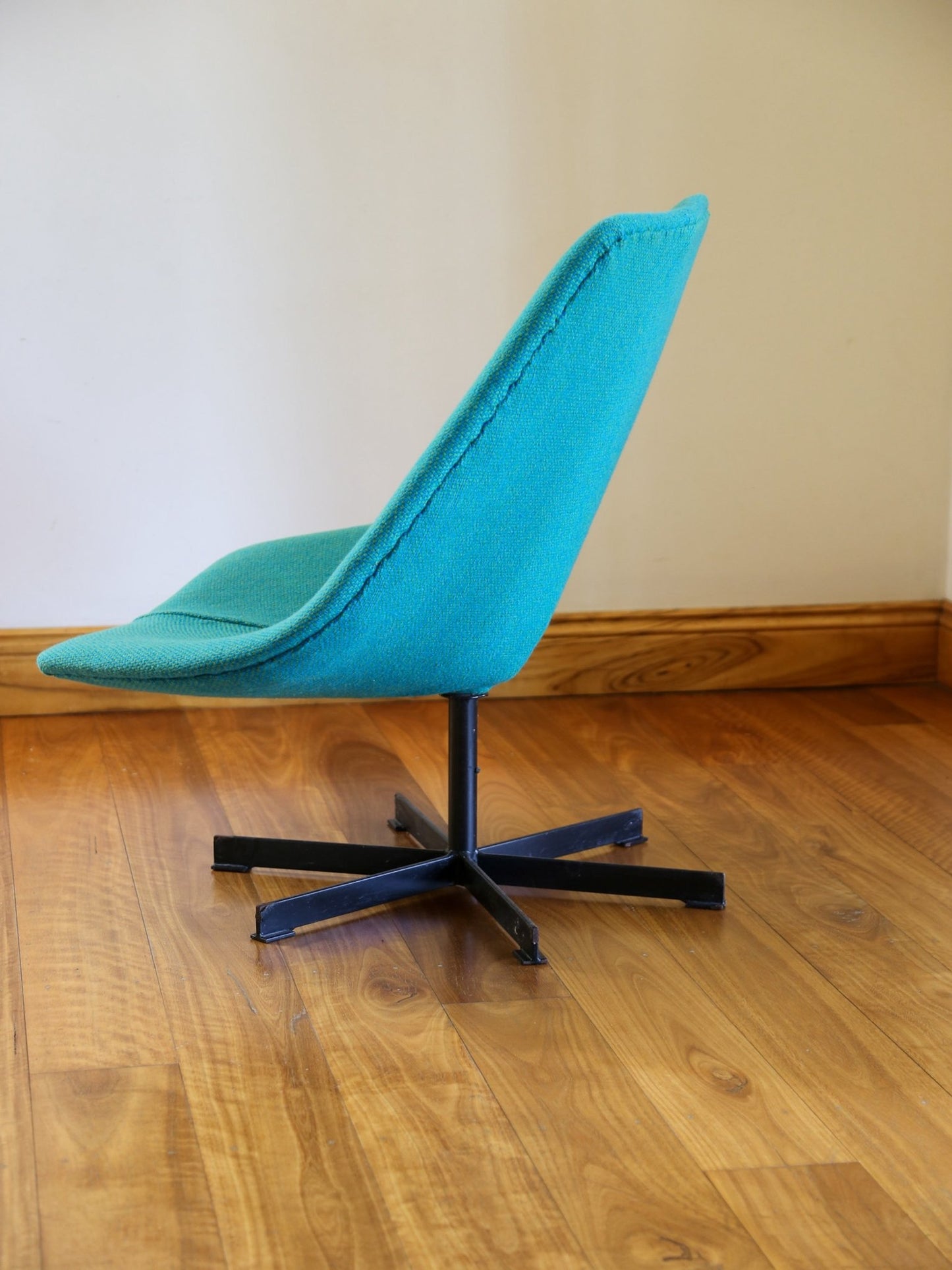 Rondo Chair by Gordon Andrews, Australia - Lumini Collections