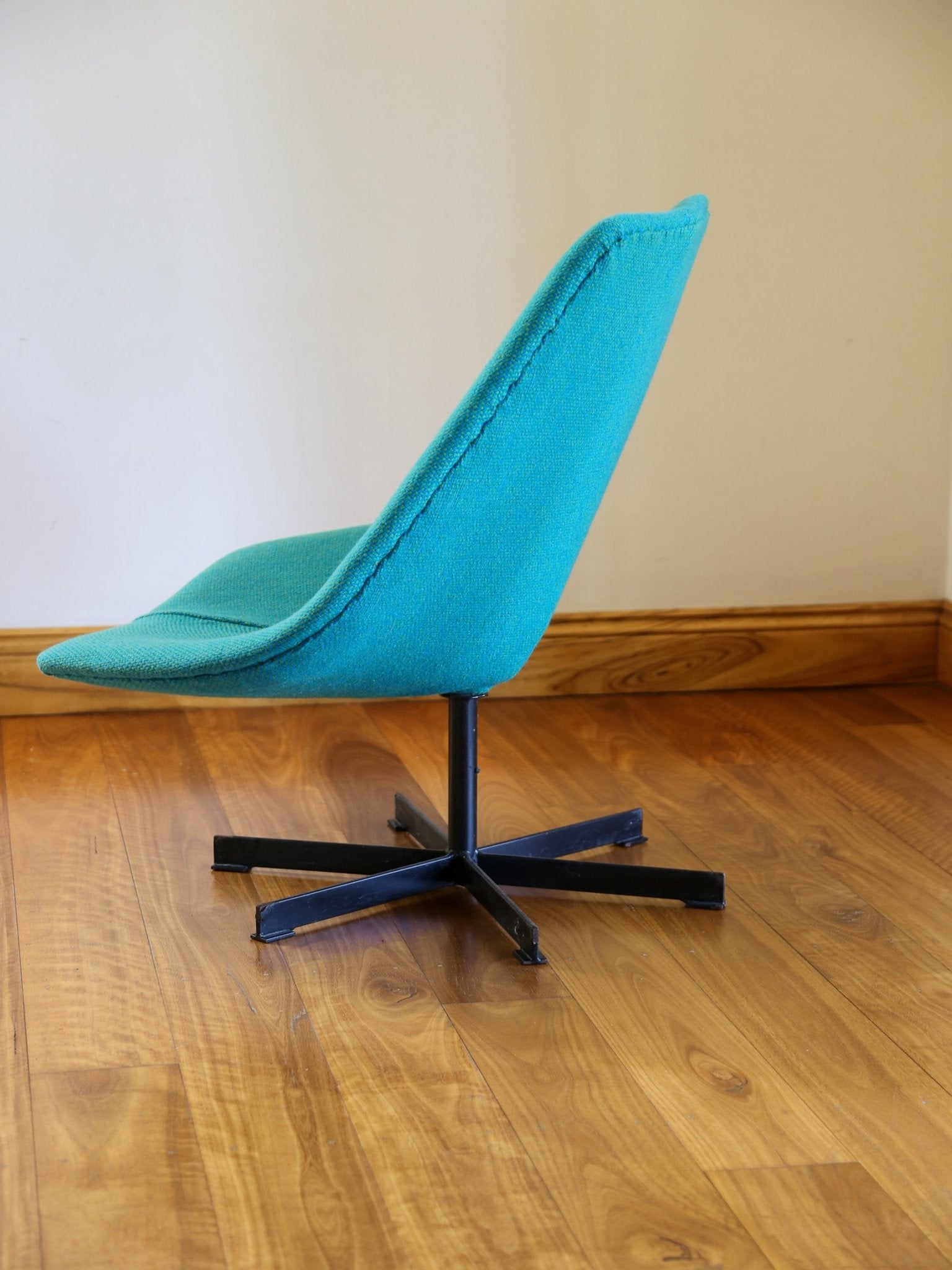 Rondo Chair by Gordon Andrews, Australia - Lumini Collections