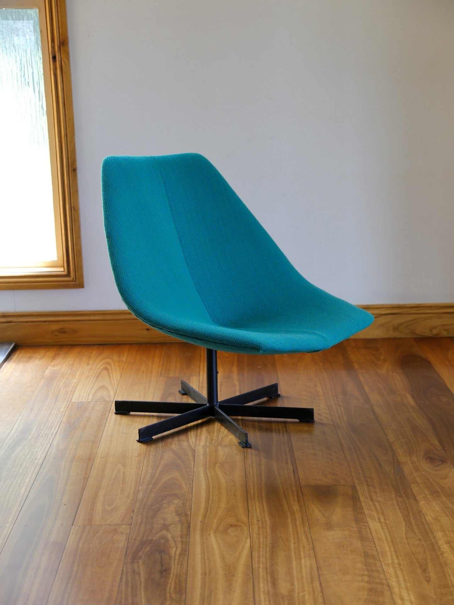 Rondo Chair by Gordon Andrews, Australia - Lumini Collections