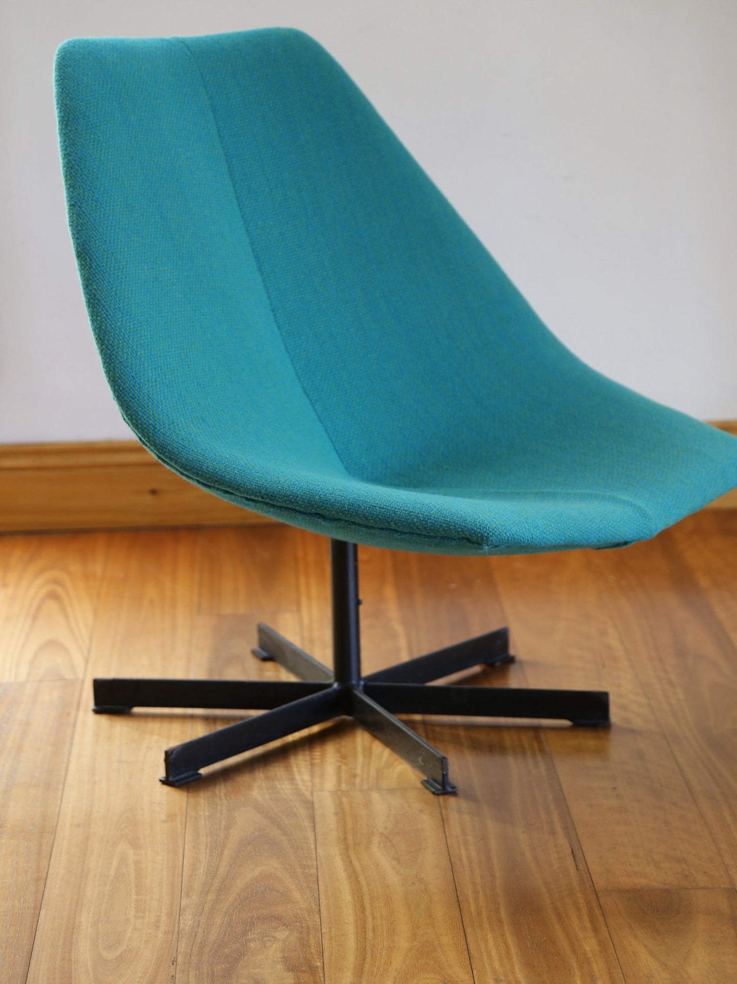 Rondo Chair by Gordon Andrews, Australia - Lumini Collections