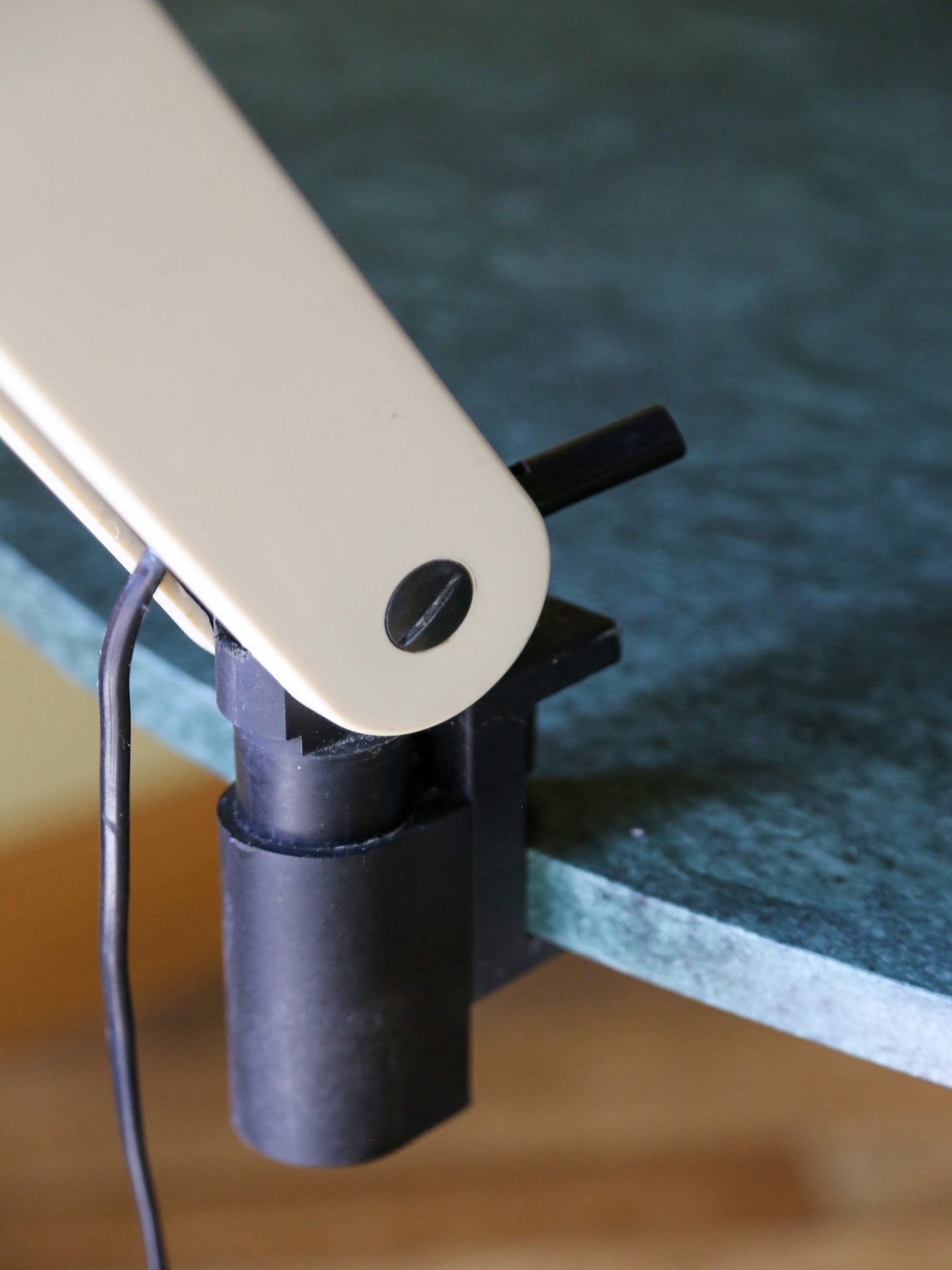 Vintage Guzzini Clamp Desk Lamp, Attributed to Bruno Gecchelin - Lumini Collections