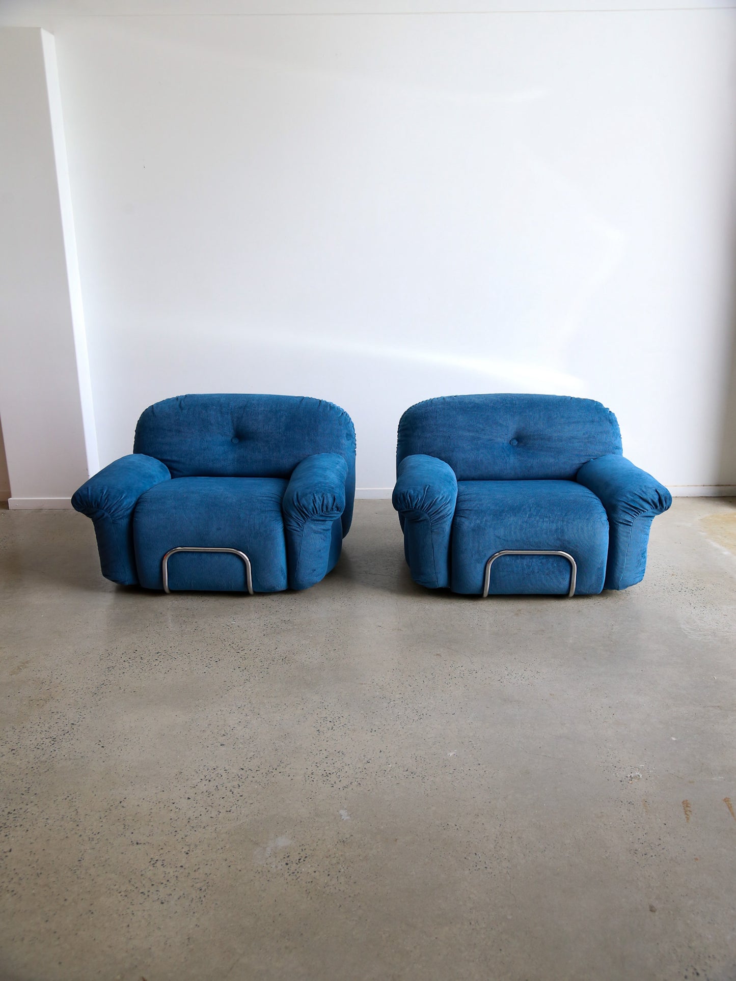 Adriano Pizzesi Sofa Set in Marine Blue Velvet and Chrome Frame