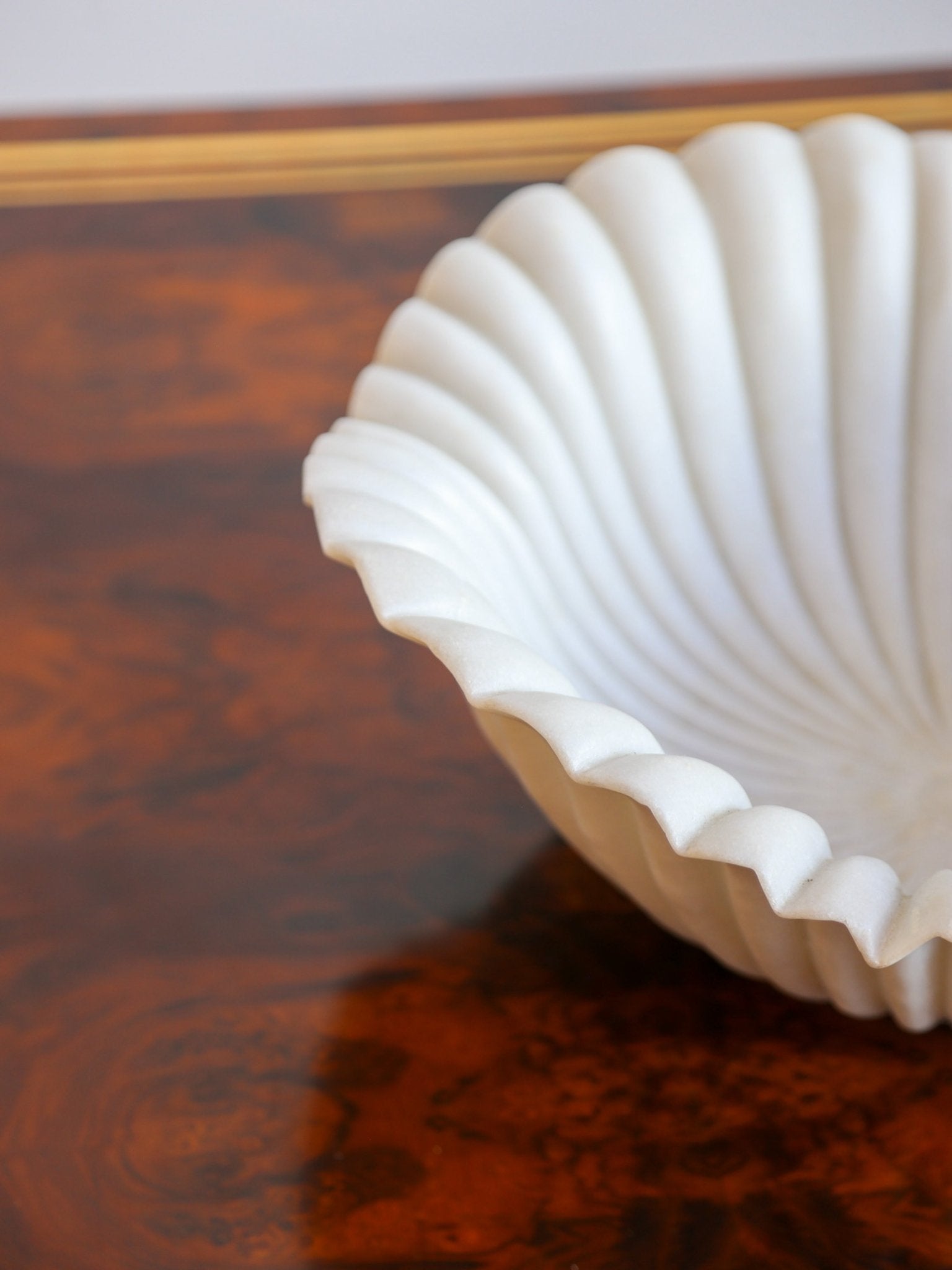 Italian White Marble Large Shell Bowl, 1970s - Lumini Collections