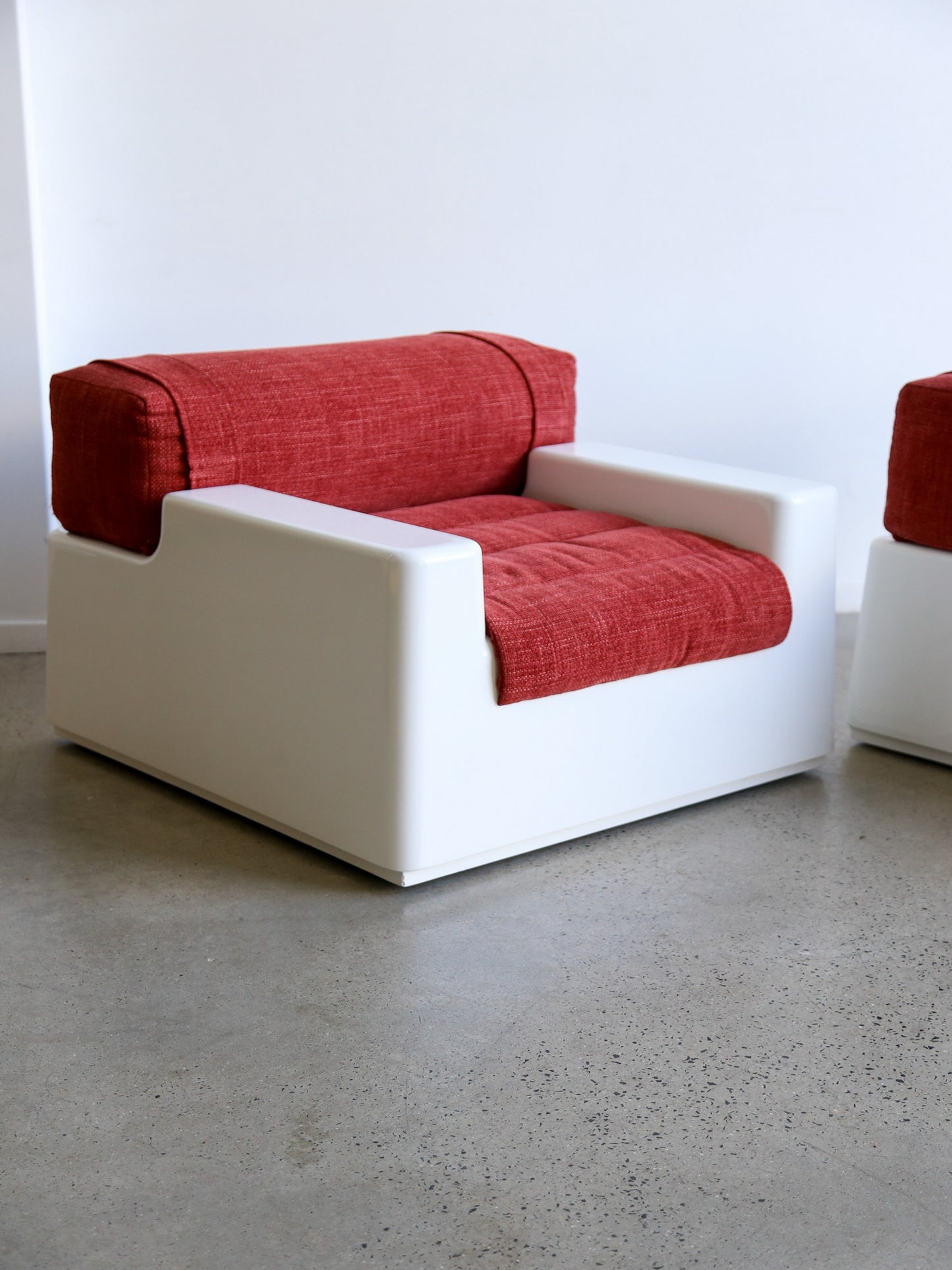 Space Age Set of Two White Fiberglass Armchairs with Extractable Bed