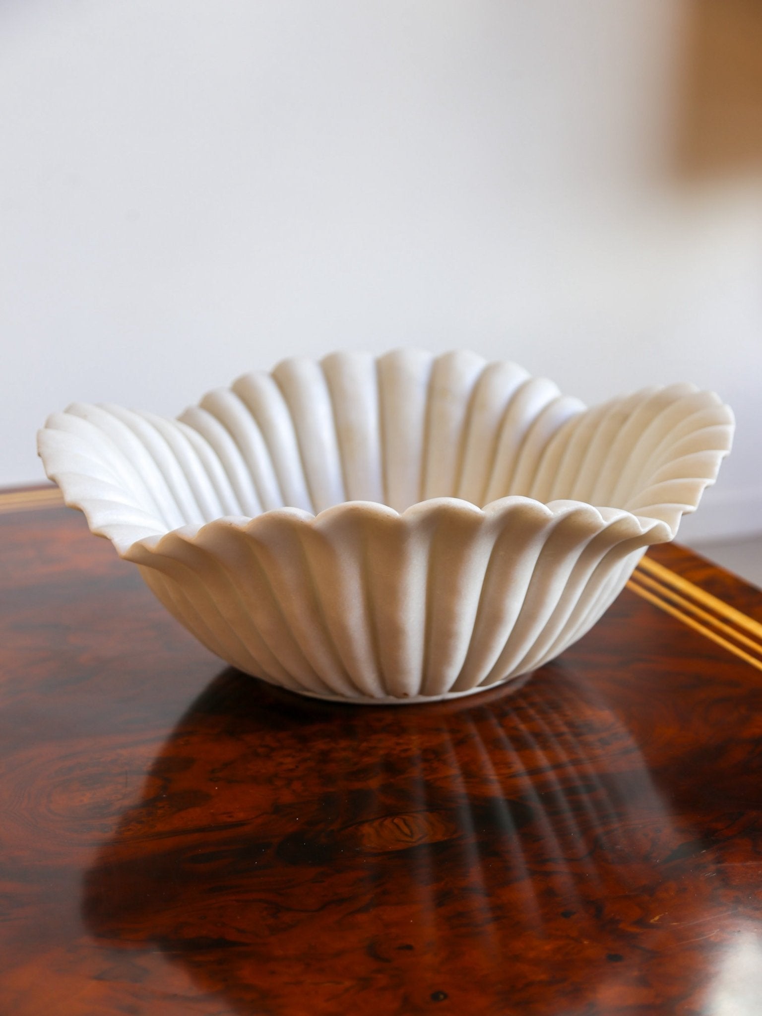 Italian White Marble Large Shell Bowl, 1970s - Lumini Collections