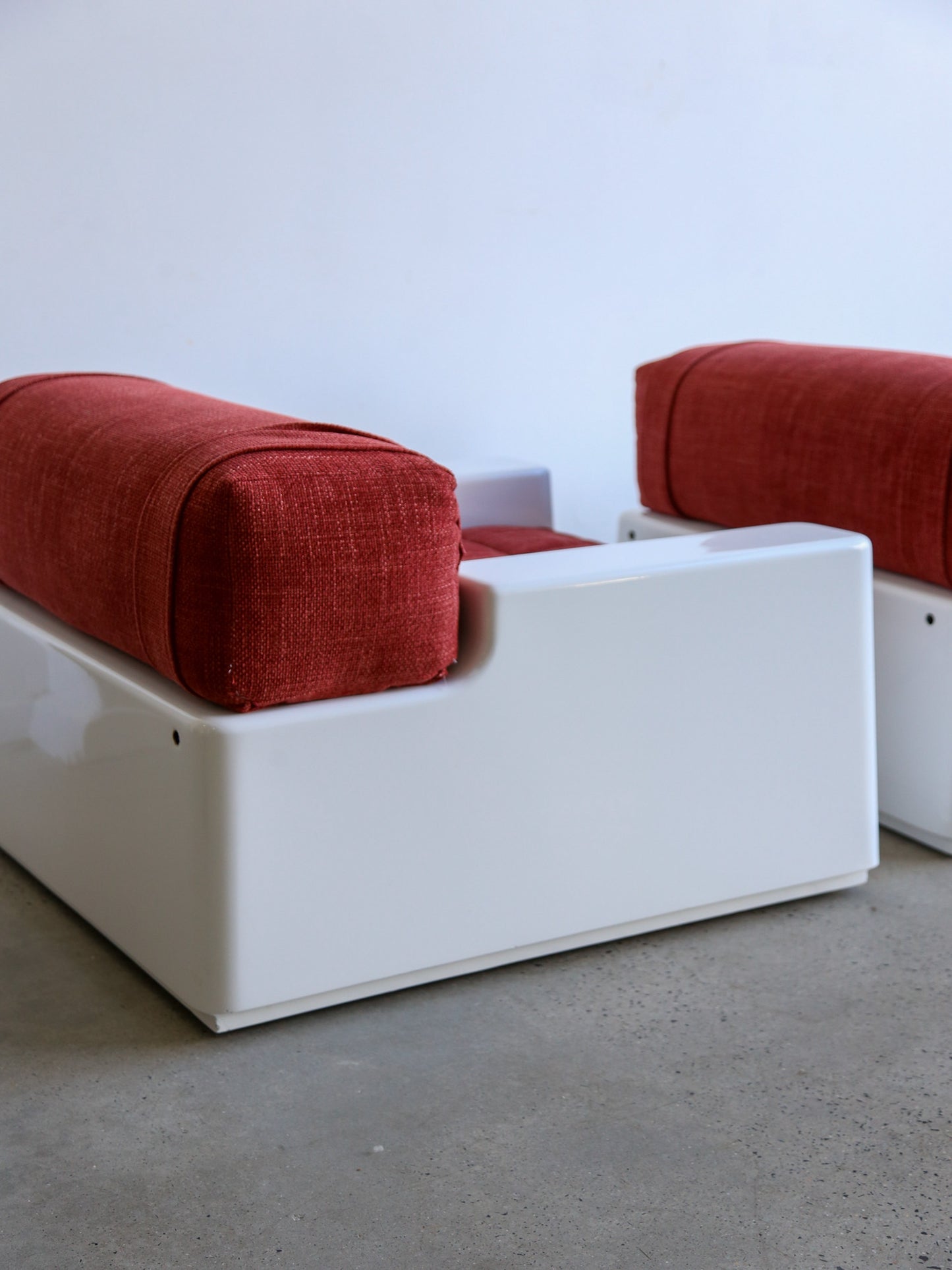 Space Age Set of Two White Fiberglass Armchairs with Extractable Bed