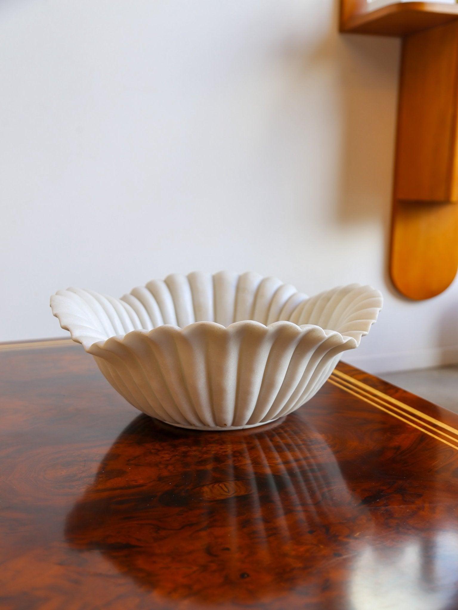 Italian White Marble Large Shell Bowl, 1970s - Lumini Collections