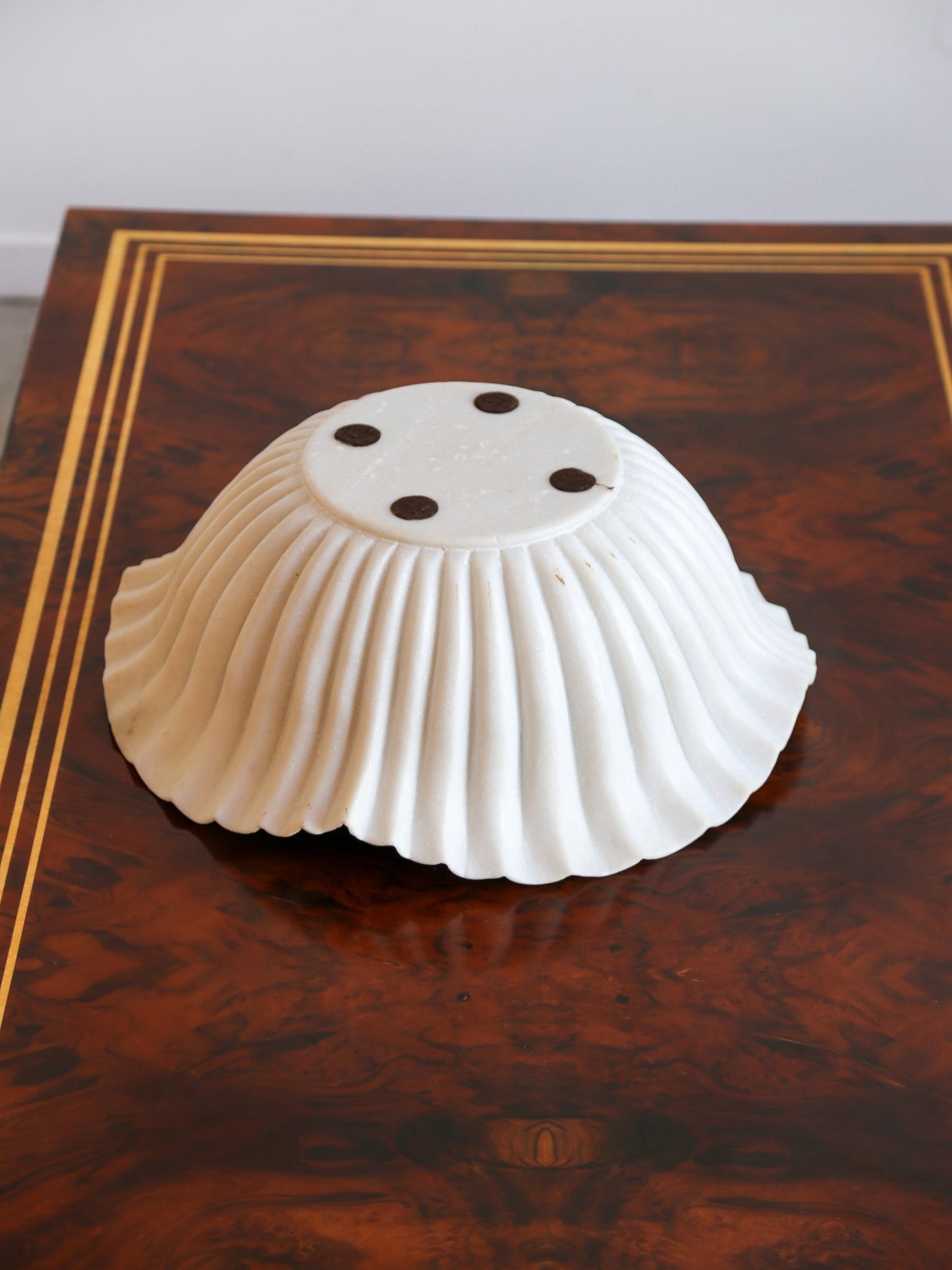 Italian White Marble Large Shell Bowl, 1970s - Lumini Collections