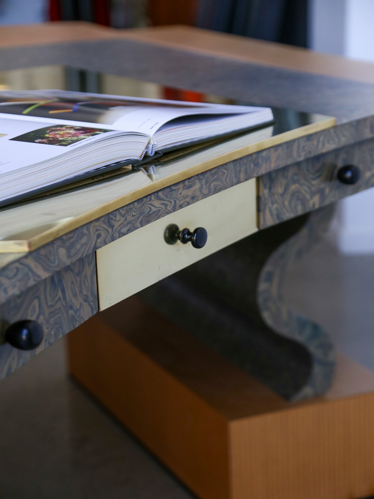 Memphis Style Desk in Wood and Brass 1980s