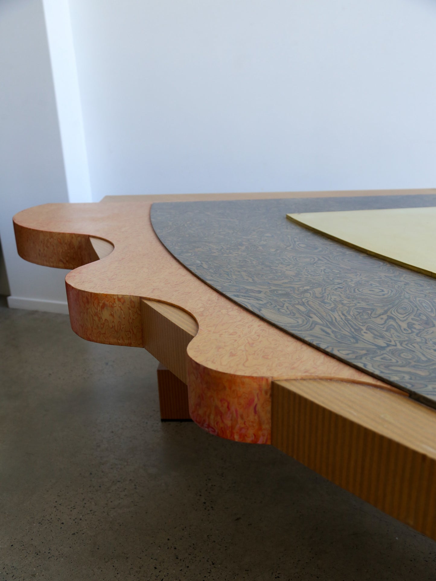 Memphis Style Desk in Wood and Brass 1980s