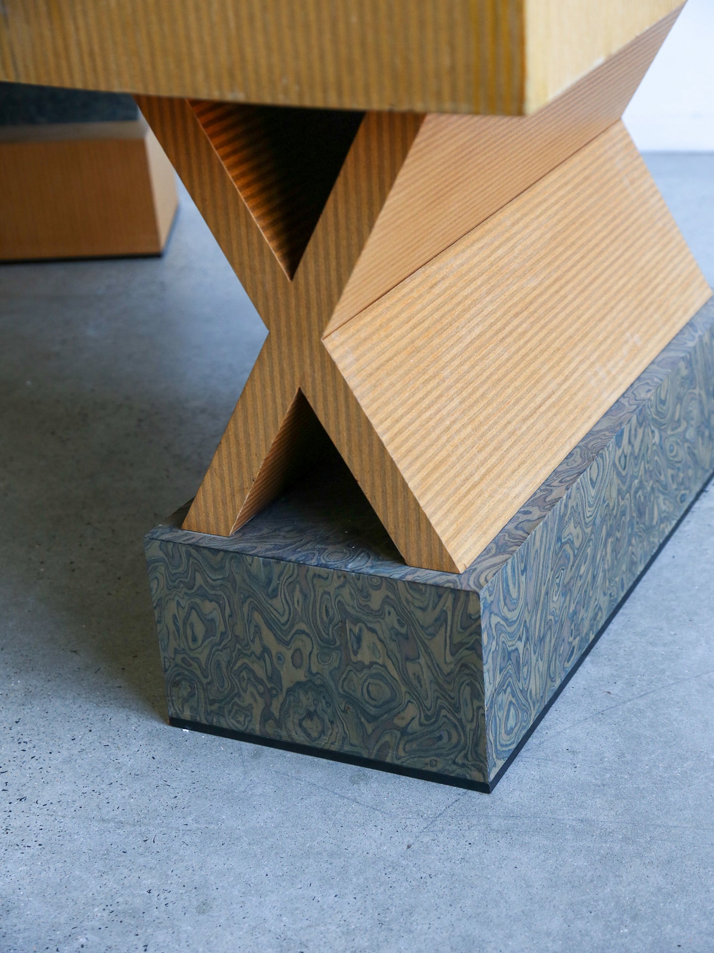 Memphis Style Desk in Wood and Brass 1980s