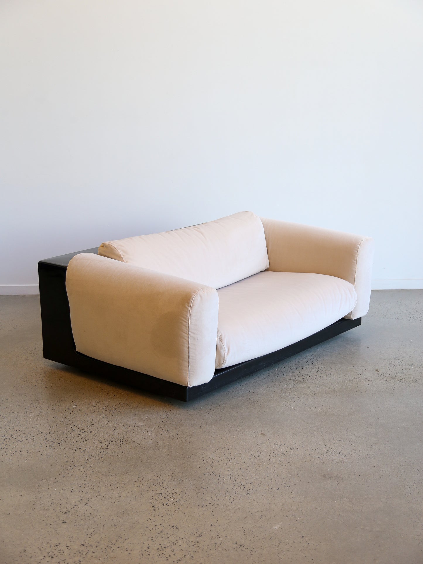Mid Century Modern Gradual Sofa With Black Base by Cini Boeri for Knoll