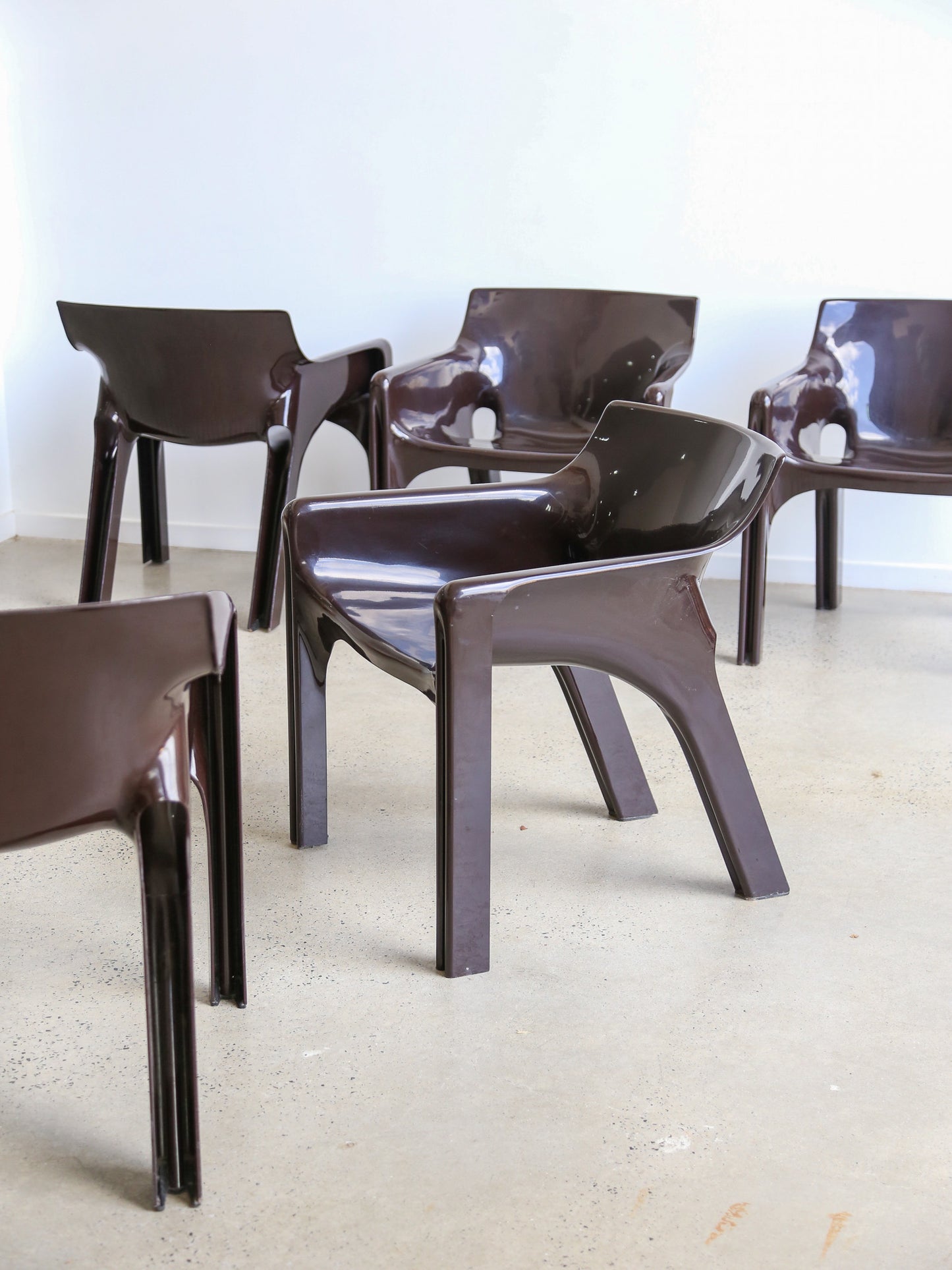 "Gaudi" Brown Chairs by Vico Magistretti for Artemide Set of Five 1970s