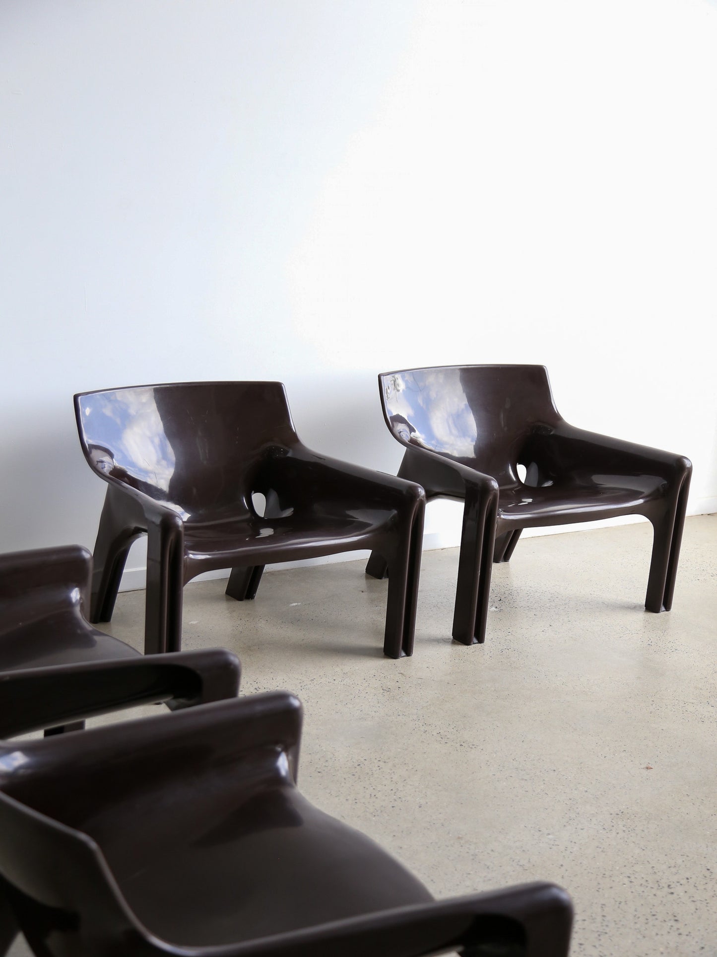 Vicario Lounge Chairs by Vico Magistretti for Artemide Set of Four