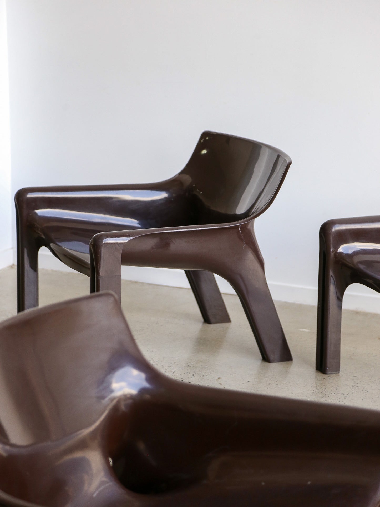 Vicario Lounge Chairs by Vico Magistretti for Artemide Set of Four