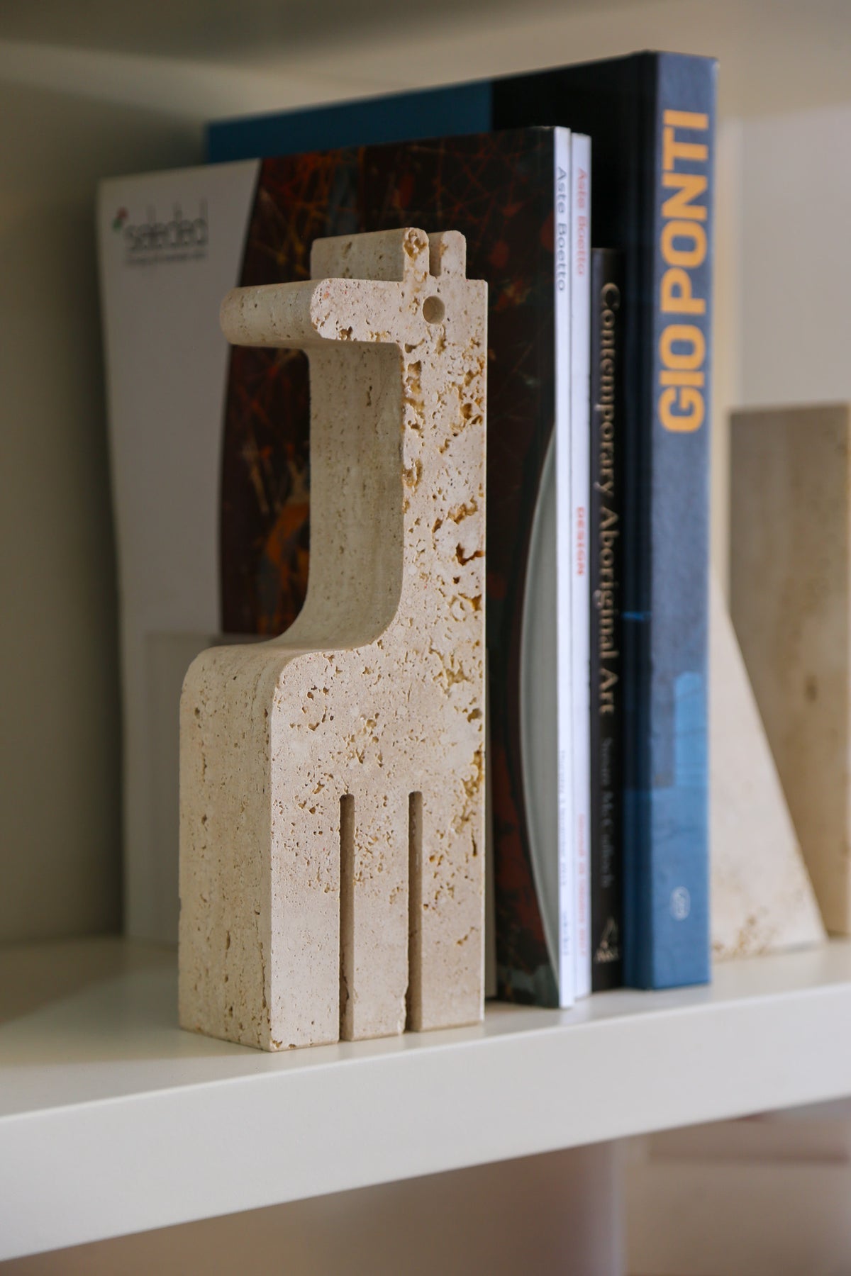Travertine Giraffe Sculpture Attributed to Enzo Mari for Fratelli Mannelli, 1970s - Lumini Collections