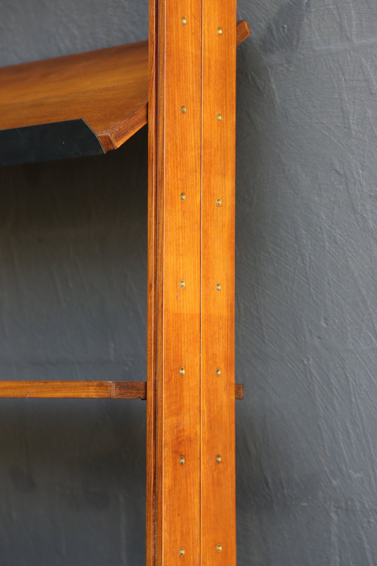 Pierluigi Spadolini Mid-Century Modern walnut bookcase, 1970s - Lumini Collections