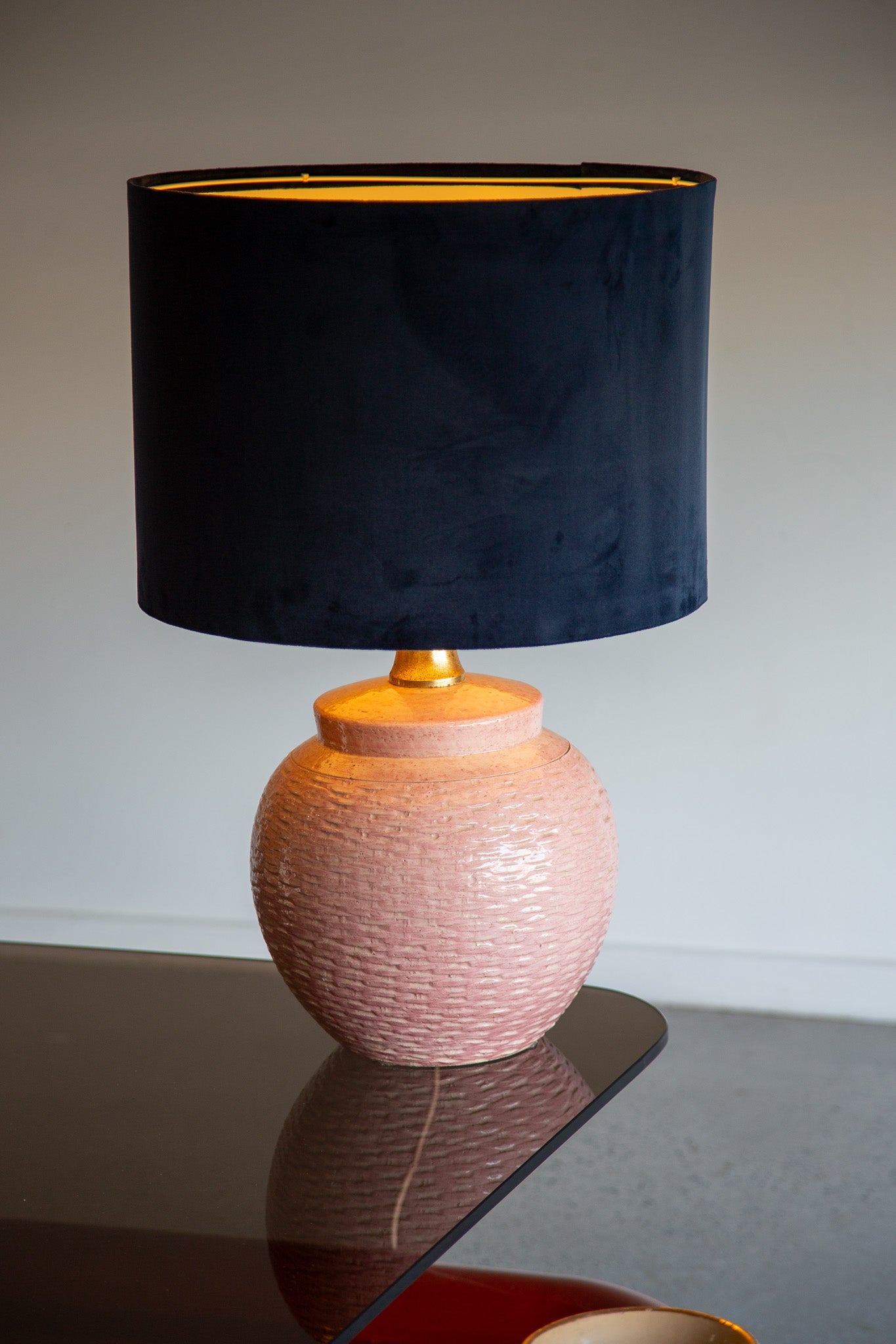 Italian 1970s ceramic table lamp with velvet shade - Lumini Collections