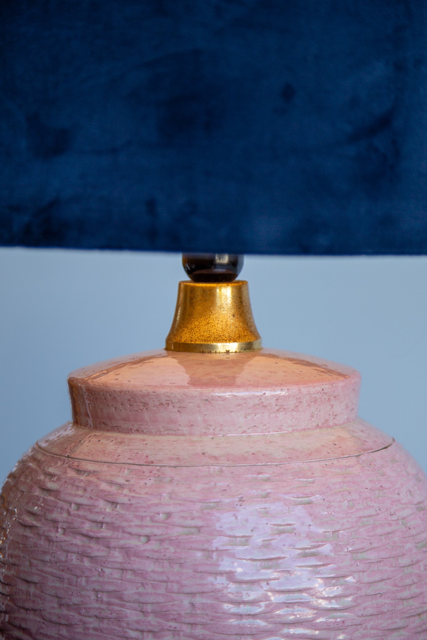 Italian 1970s ceramic table lamp with velvet shade - Lumini Collections