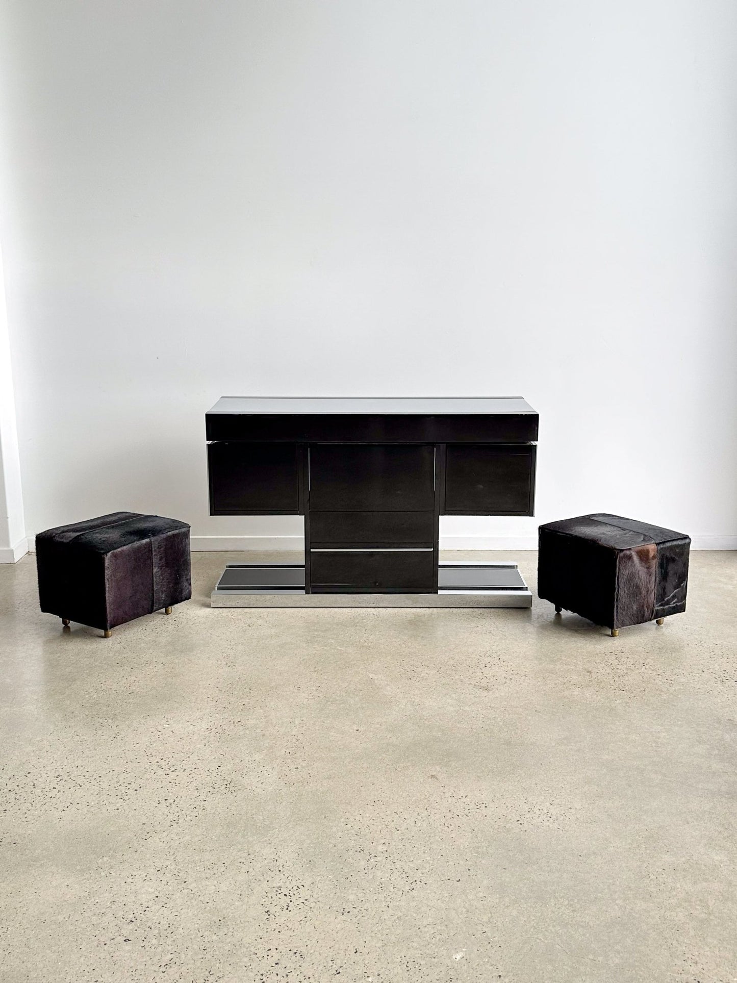 Italian Mid Century Modern Dry Bar Console by Willy Rizzo in Chrome and Lacquered Timber - Lumini Collections