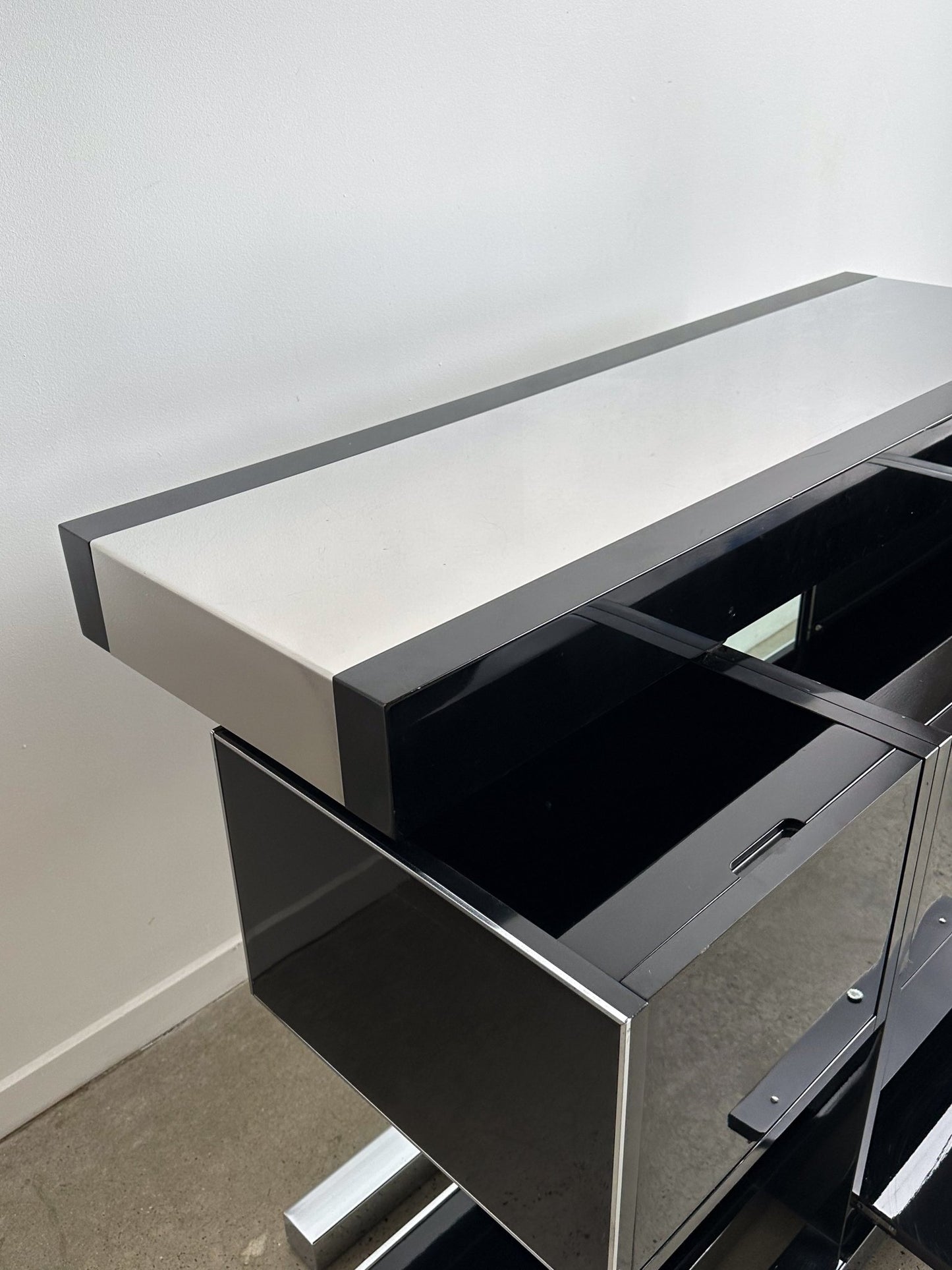 Italian Mid Century Modern Dry Bar Console by Willy Rizzo in Chrome and Lacquered Timber - Lumini Collections