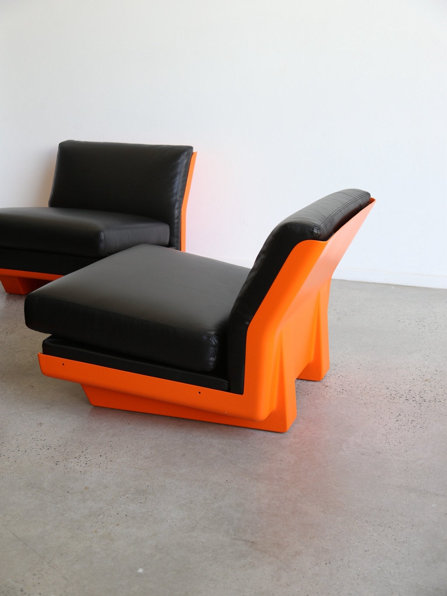 Italian Space Age Resin and Leather Lounge Chairs, 1970s - Lumini Collections