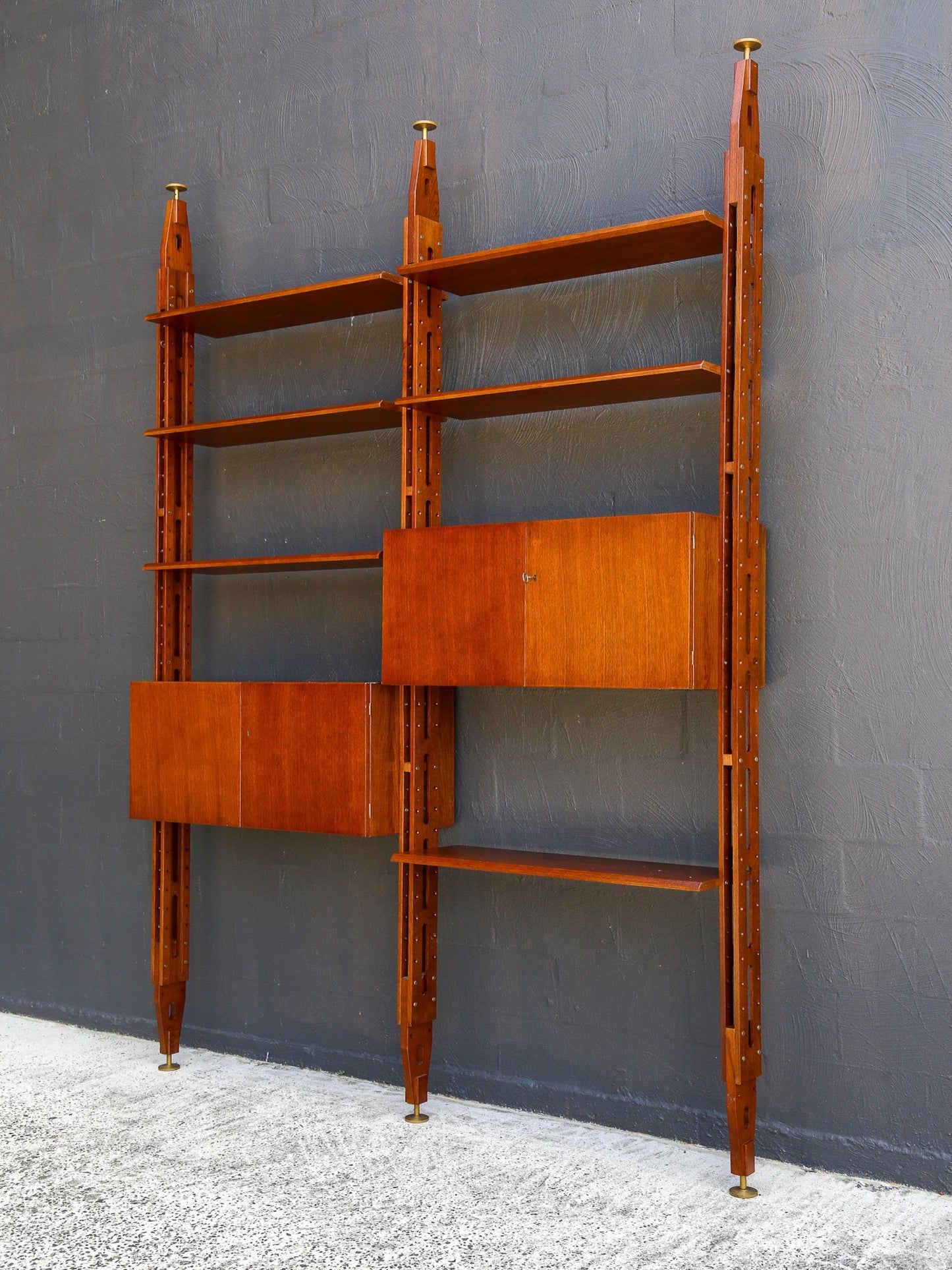 La Giraffa by Paolo Tilche for Arform Bookcase - Lumini Collections