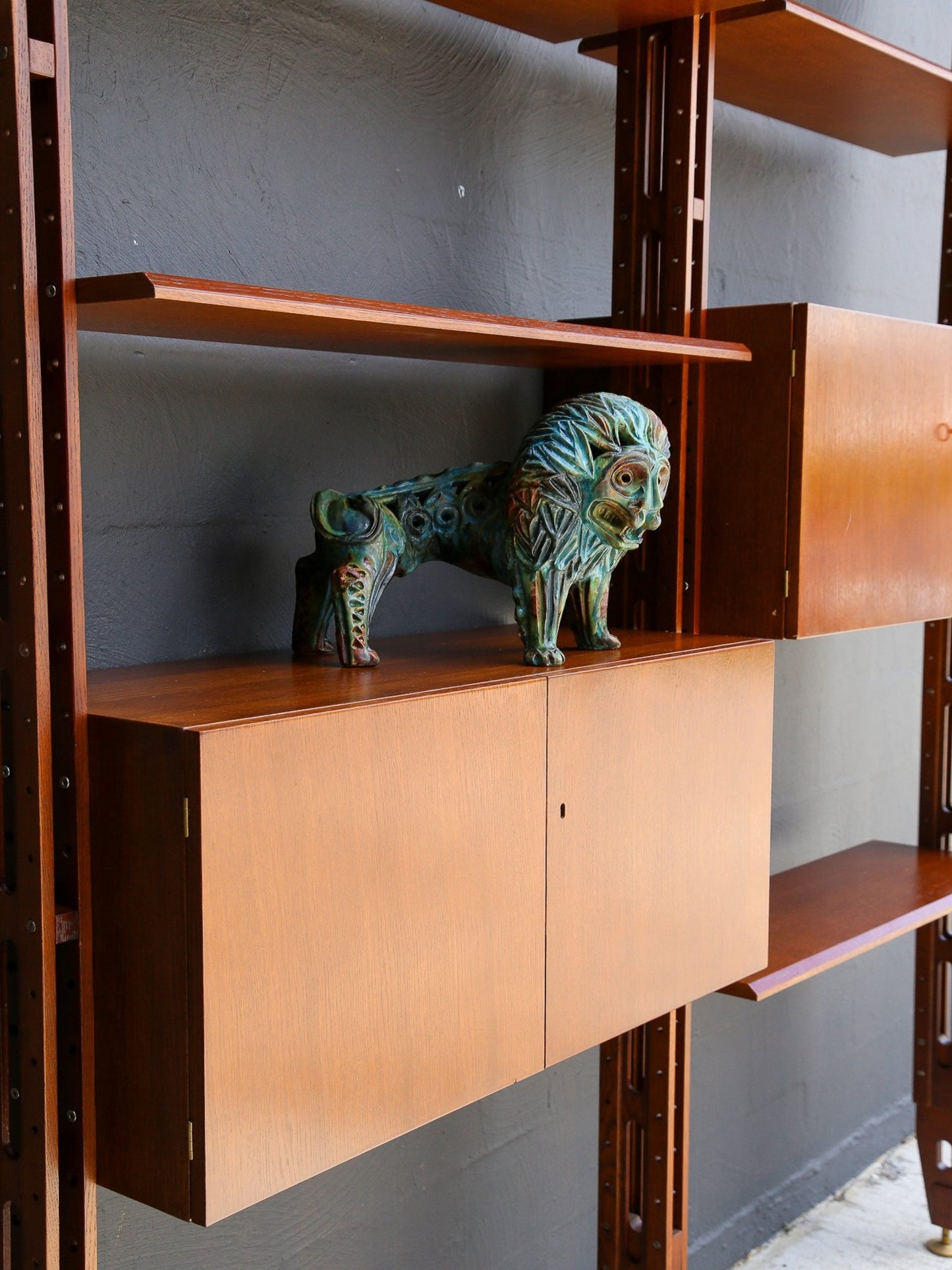 La Giraffa by Paolo Tilche for Arform Bookcase - Lumini Collections