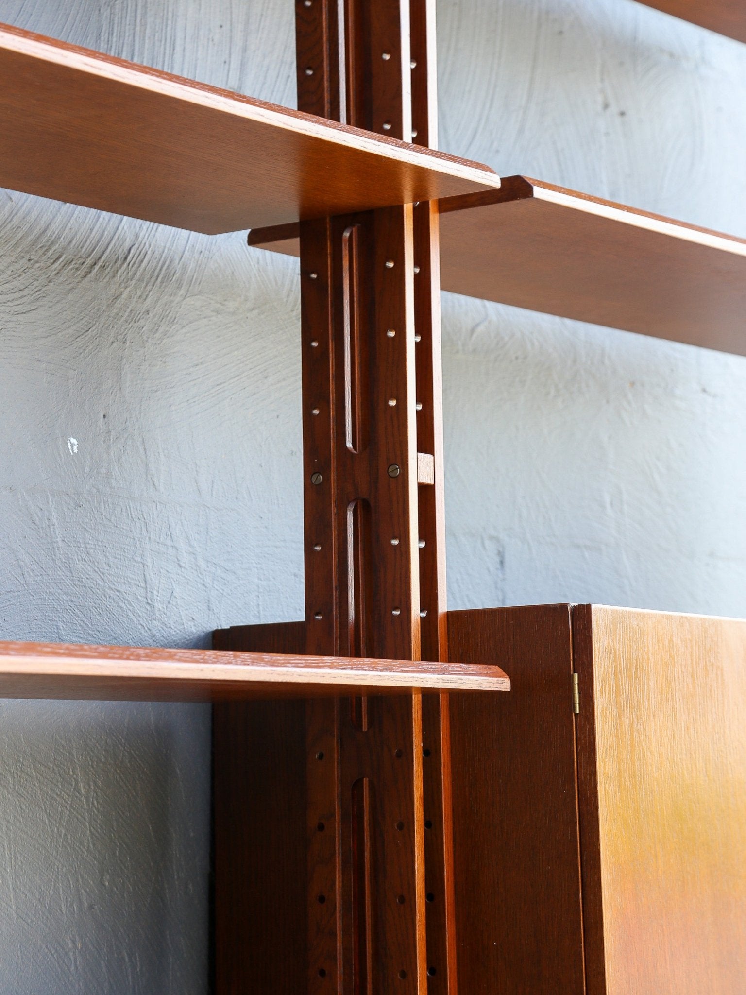 La Giraffa by Paolo Tilche for Arform Bookcase - Lumini Collections