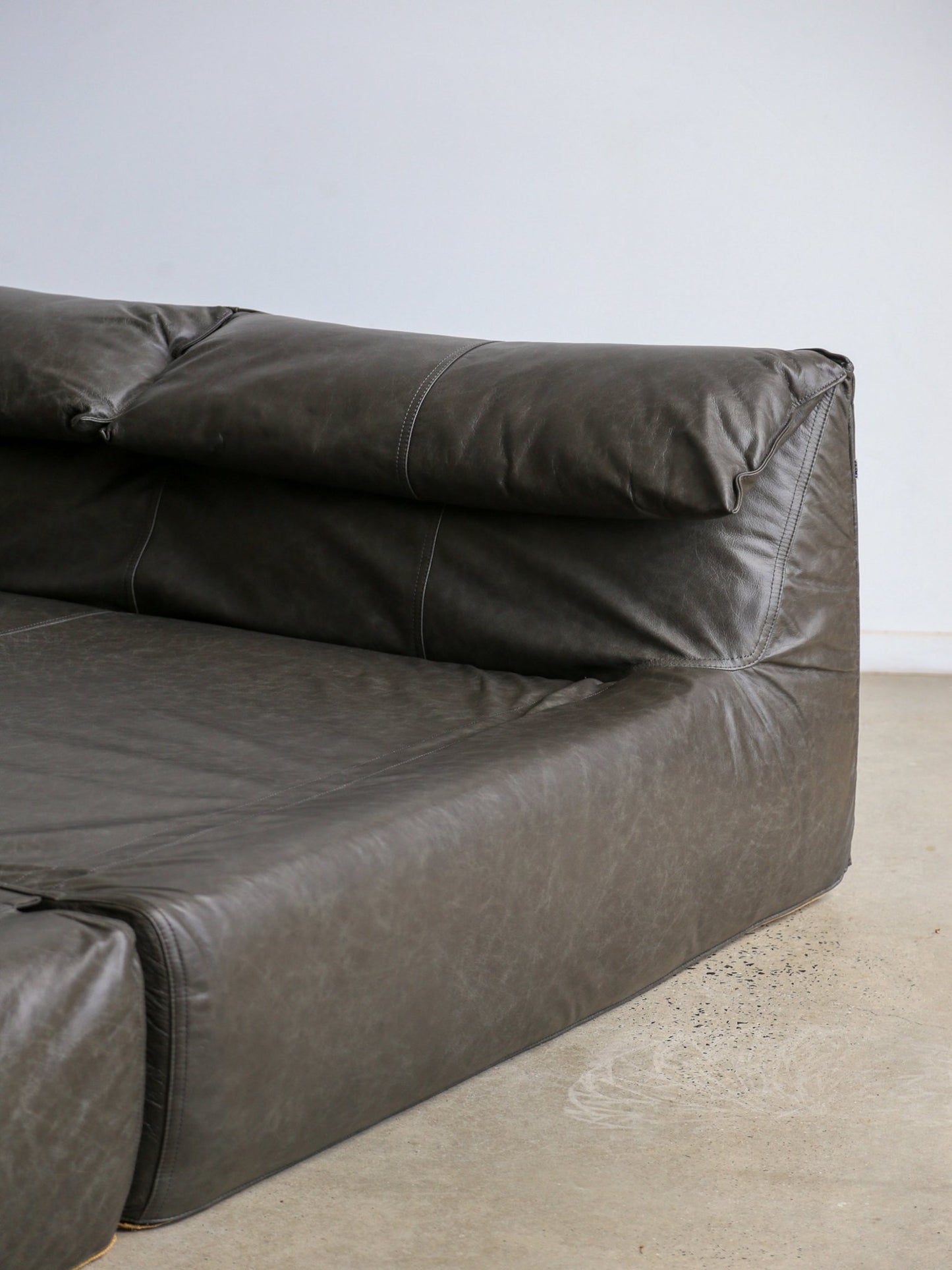 Mid - Century Modern Daybed “Le Bambole – Bamboletto” by Mario Bellini for B&B Italia, 1970s - Lumini Collections