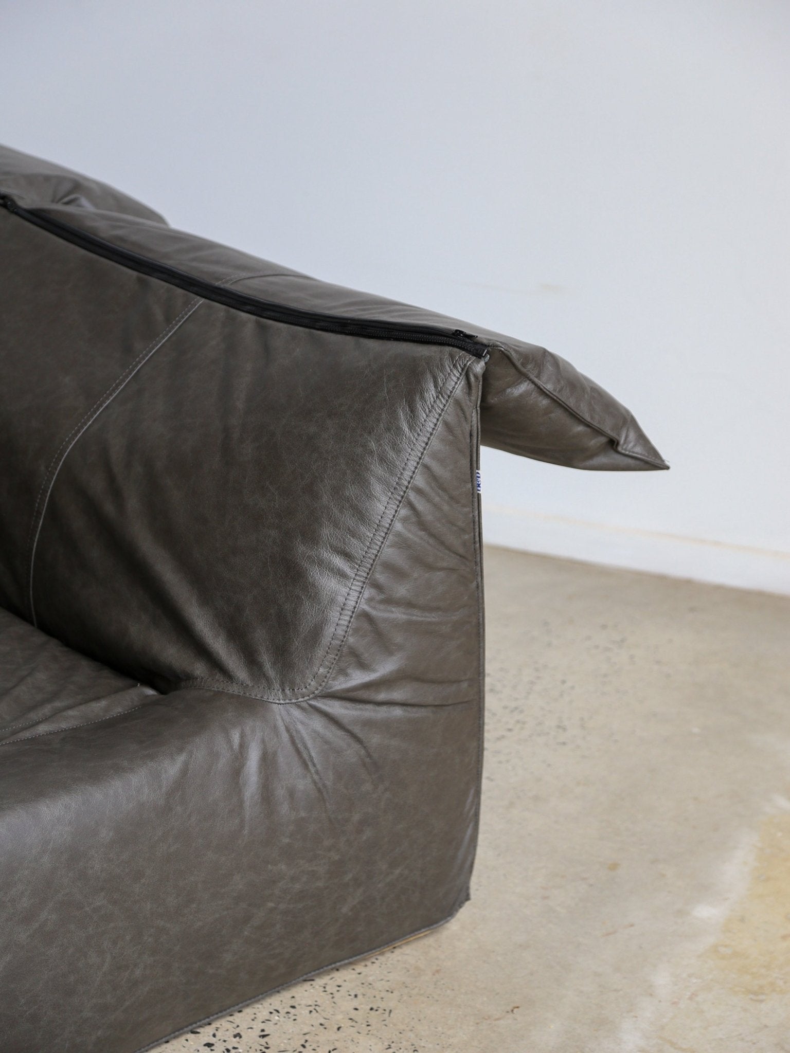 Mid - Century Modern Daybed “Le Bambole – Bamboletto” by Mario Bellini for B&B Italia, 1970s - Lumini Collections
