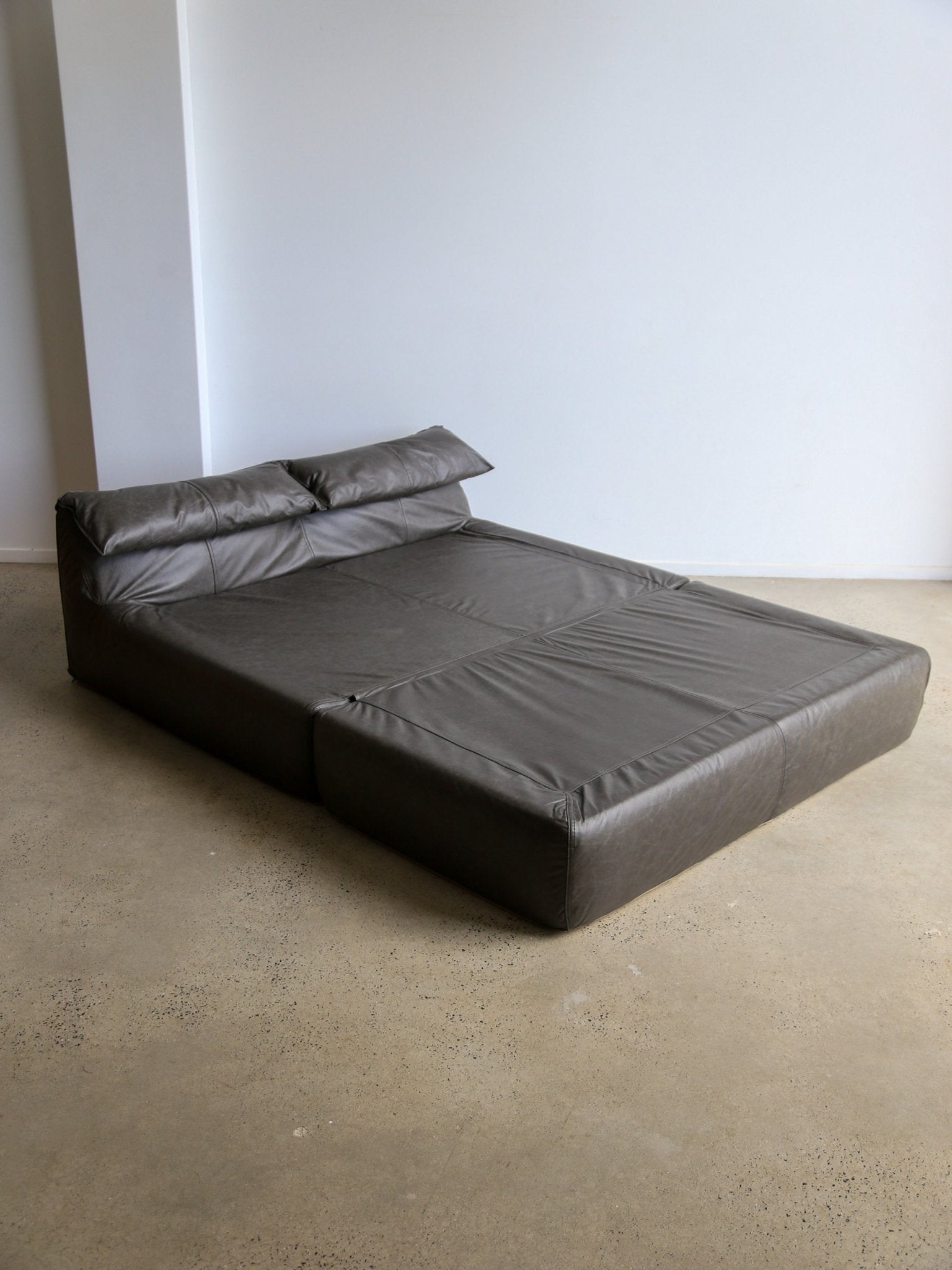 Mid - Century Modern Daybed “Le Bambole – Bamboletto” by Mario Bellini for B&B Italia, 1970s - Lumini Collections