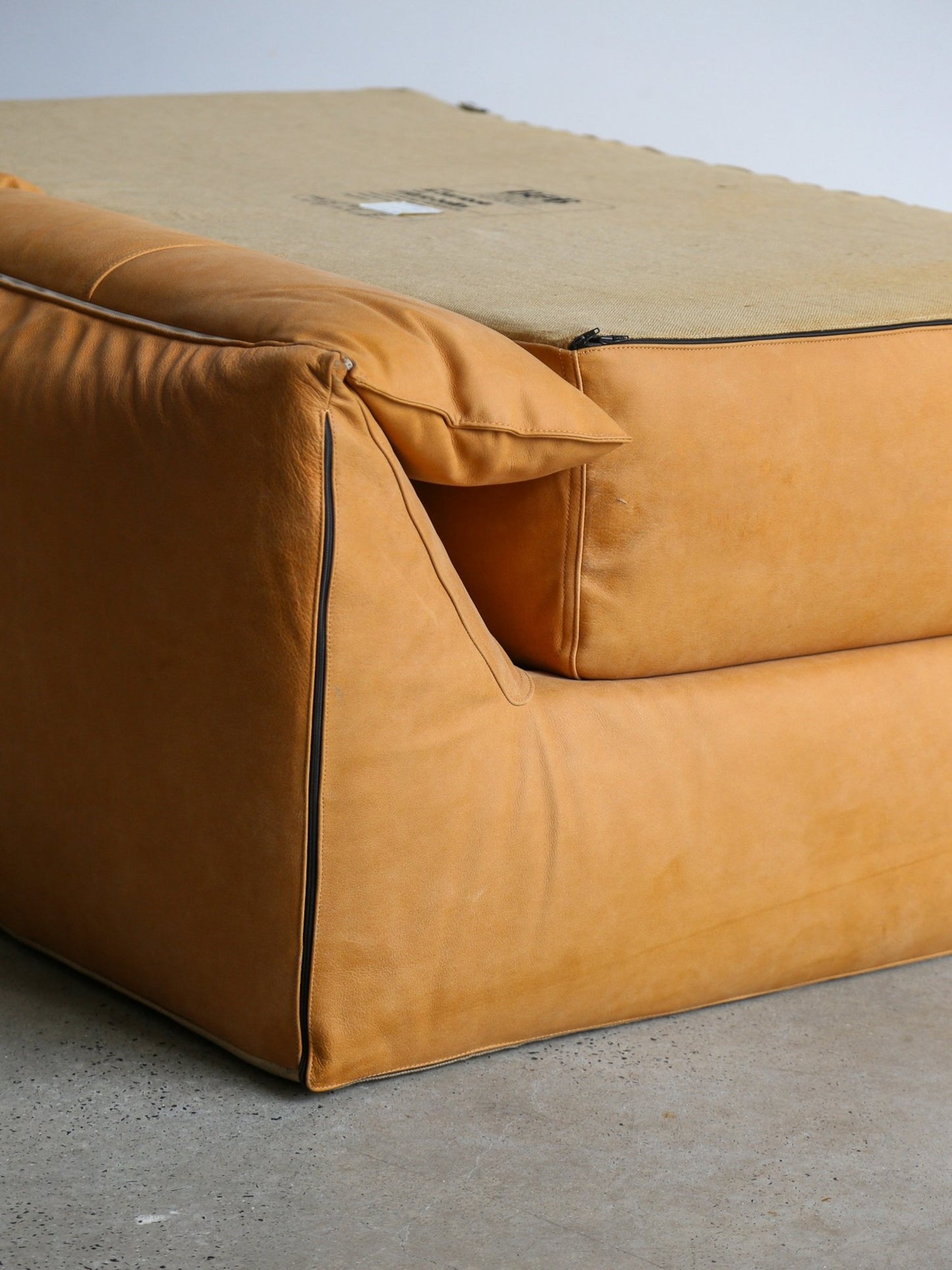 Mid - Century Modern Daybed “Le Bambole – Bamboletto” by Mario Bellini for B&B Italia, 1970s - Lumini Collections