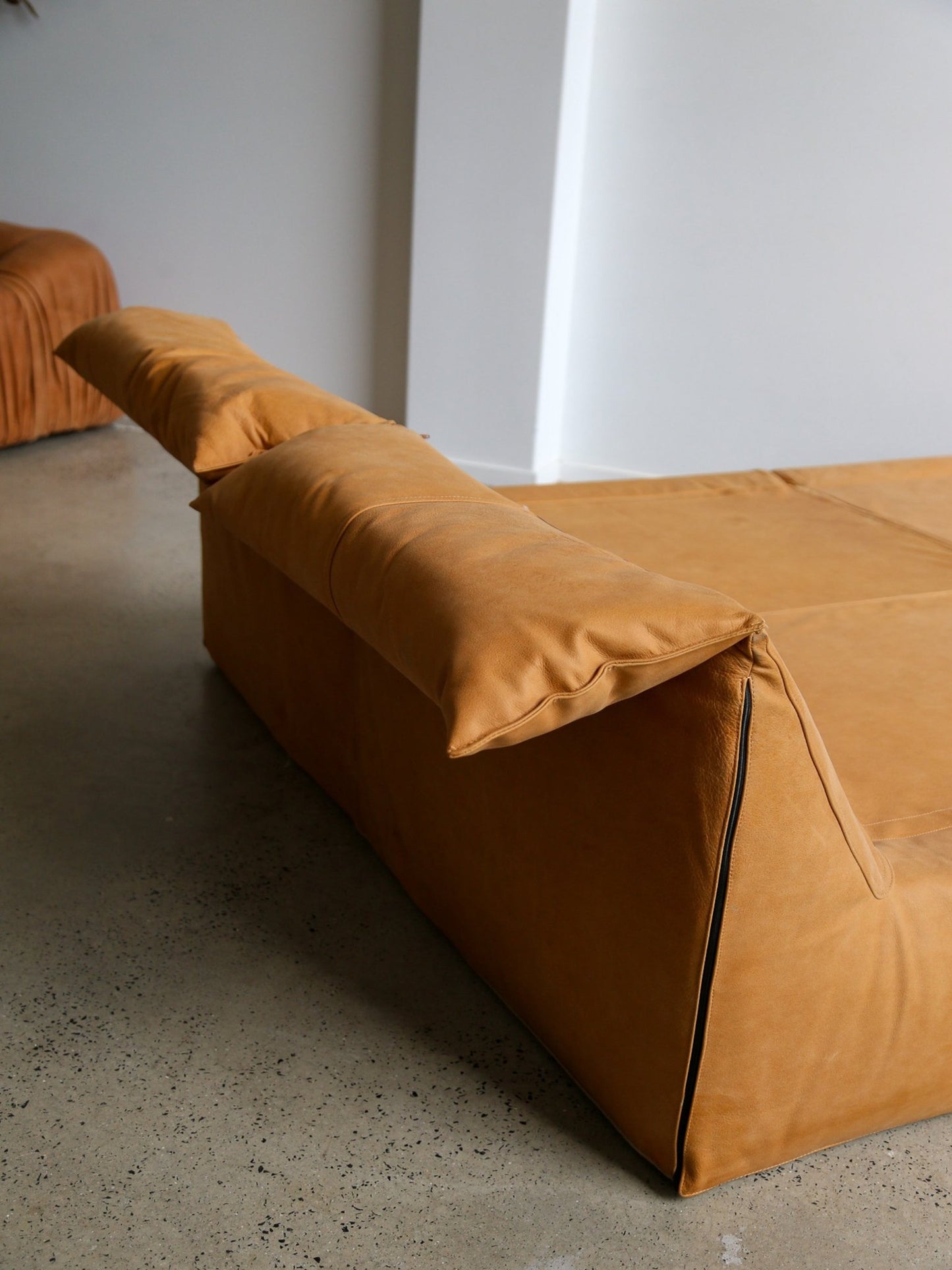 Mid - Century Modern Daybed “Le Bambole – Bamboletto” by Mario Bellini for B&B Italia, 1970s - Lumini Collections