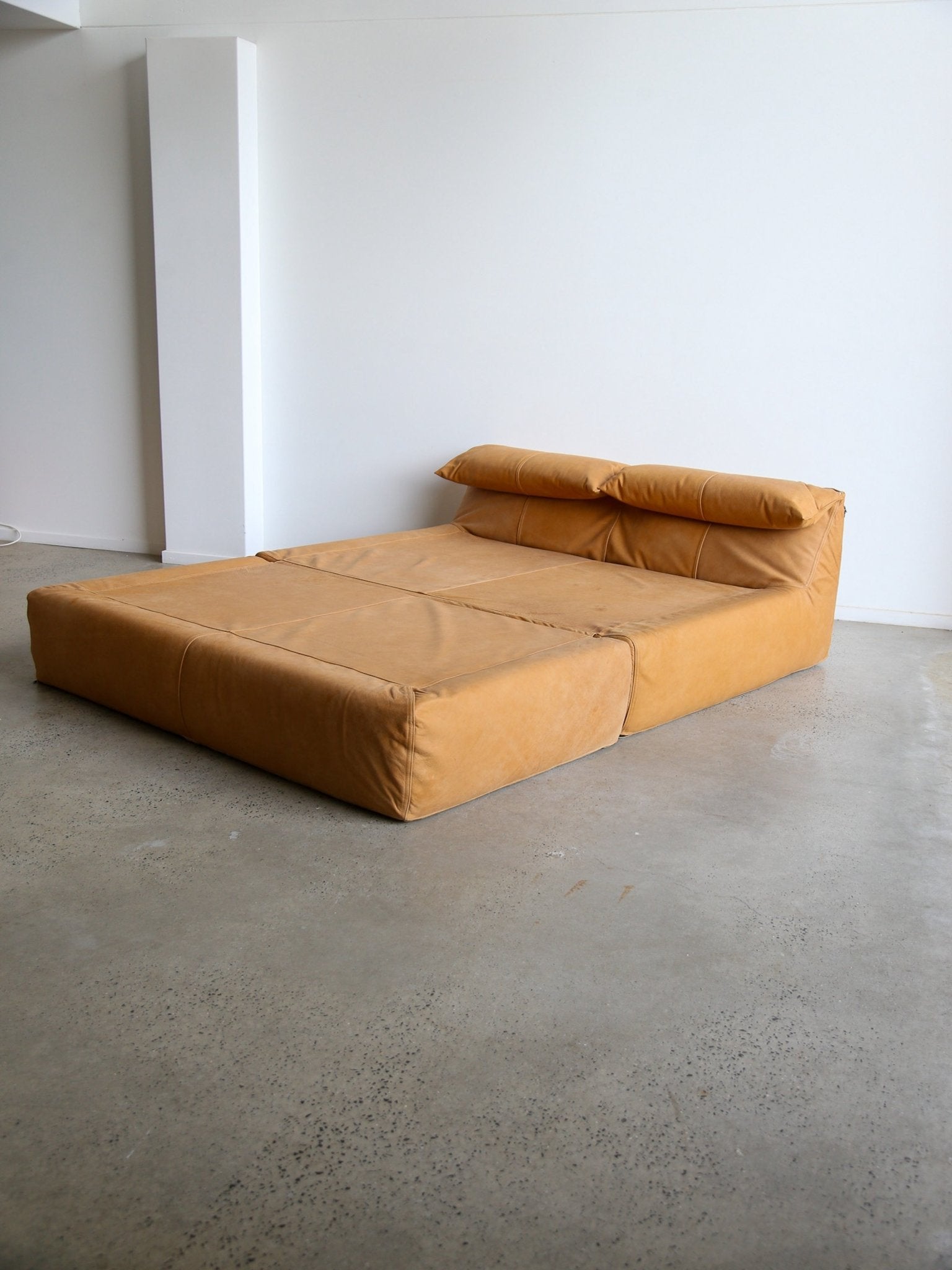 Mid - Century Modern Daybed “Le Bambole – Bamboletto” by Mario Bellini for B&B Italia, 1970s - Lumini Collections