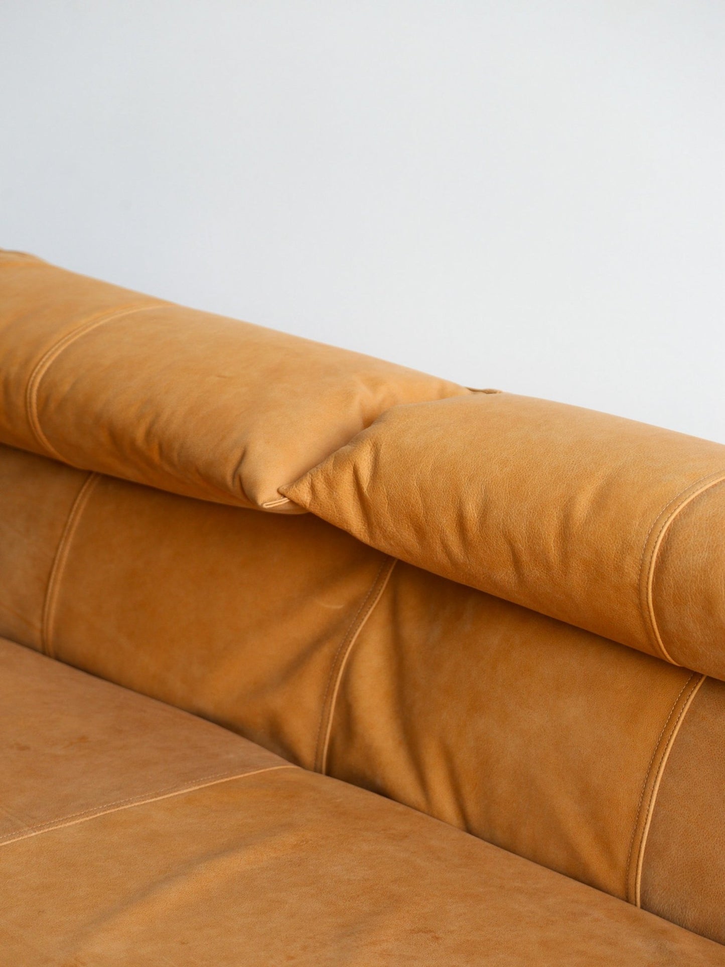 Mid - Century Modern Daybed “Le Bambole – Bamboletto” by Mario Bellini for B&B Italia, 1970s - Lumini Collections