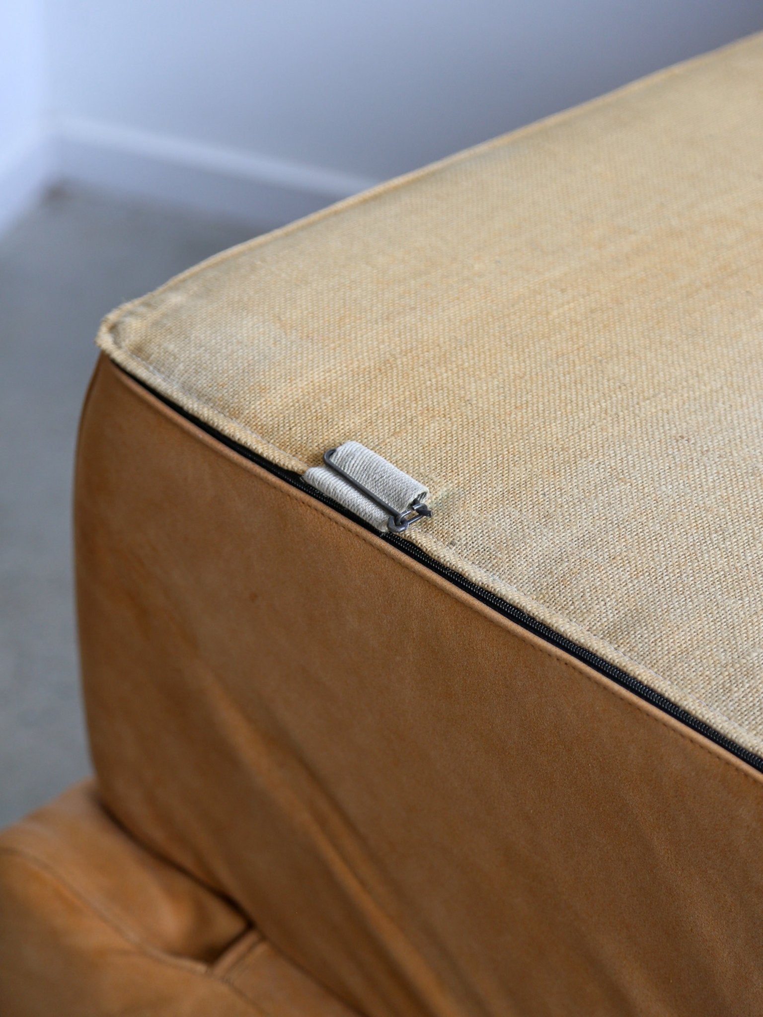 Mid - Century Modern Daybed “Le Bambole – Bamboletto” by Mario Bellini for B&B Italia, 1970s - Lumini Collections