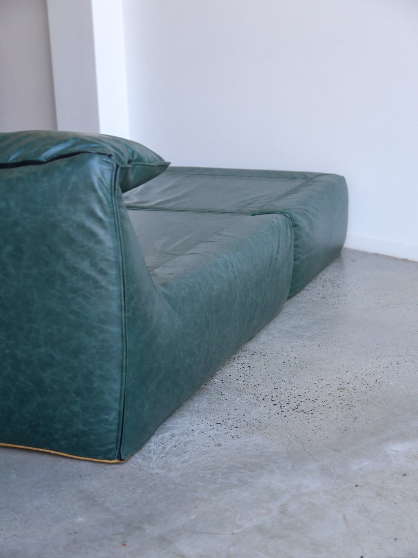 Mid - Century Modern Daybed “Le Bambole – Bamboletto” by Mario Bellini for B&B Italia, 1970s - Lumini Collections