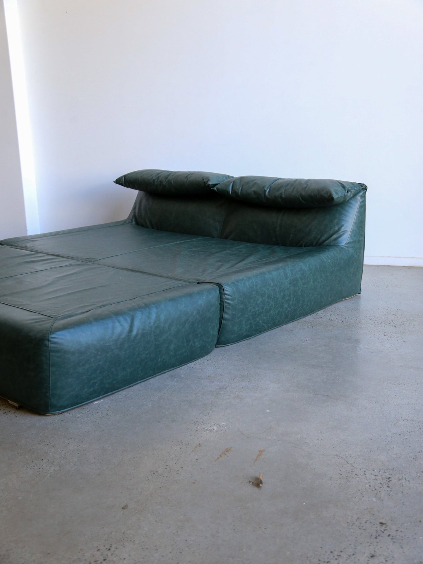 Mid - Century Modern Daybed “Le Bambole – Bamboletto” by Mario Bellini for B&B Italia, 1970s - Lumini Collections