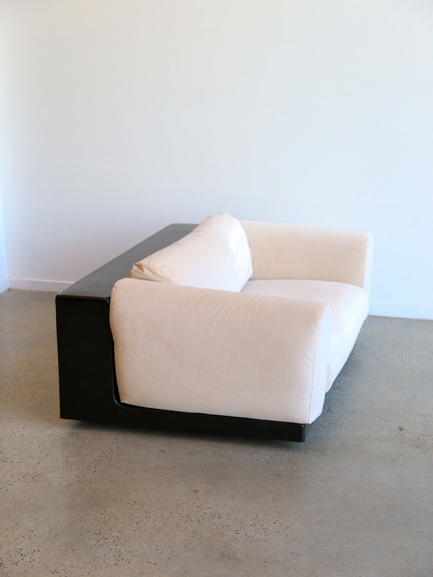 Mid Century Modern Gradual Sofa With Black Base by Cini Boeri for Knoll - Lumini Collections