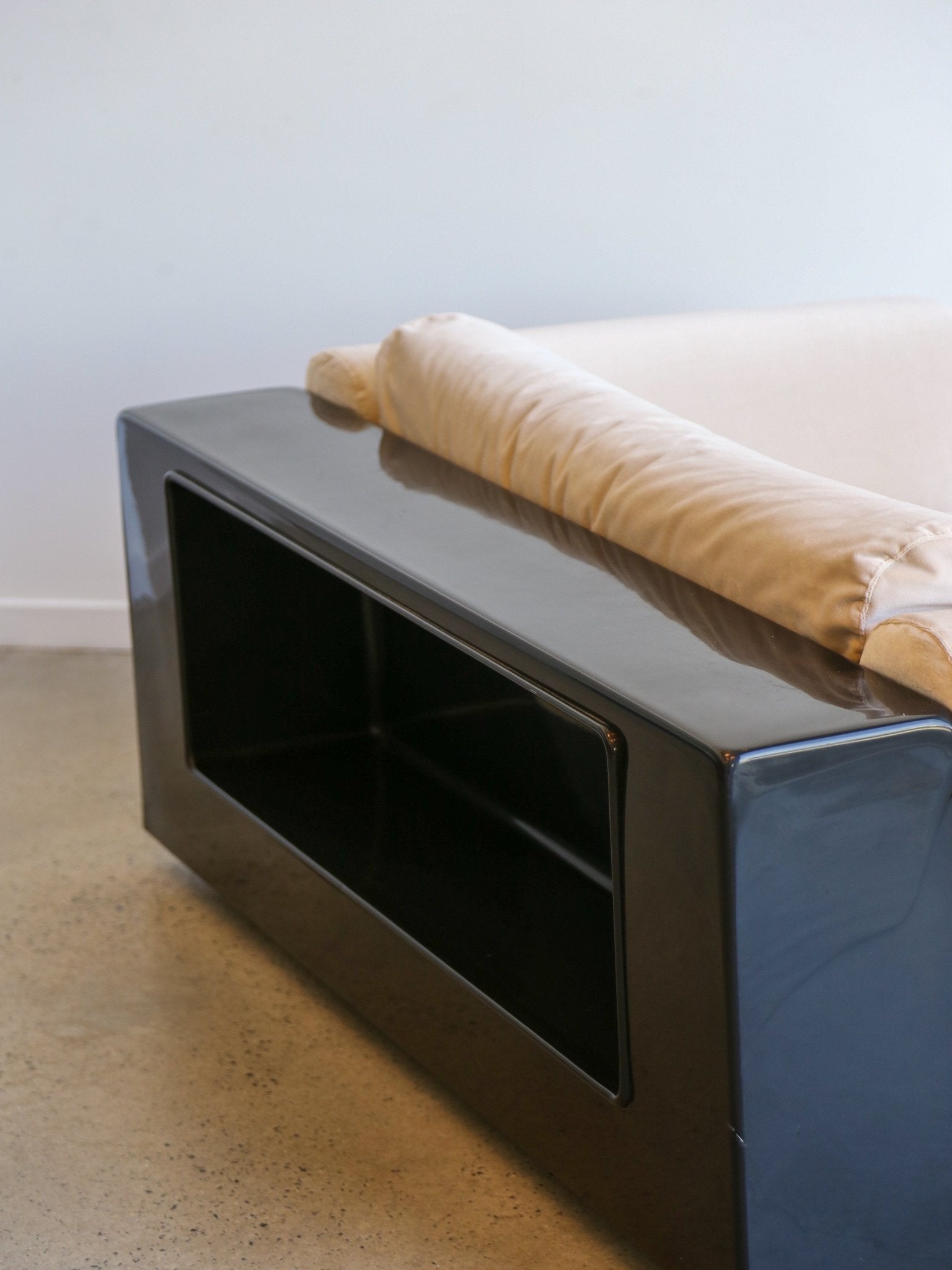 Mid Century Modern Gradual Sofa With Black Base by Cini Boeri for Knoll - Lumini Collections