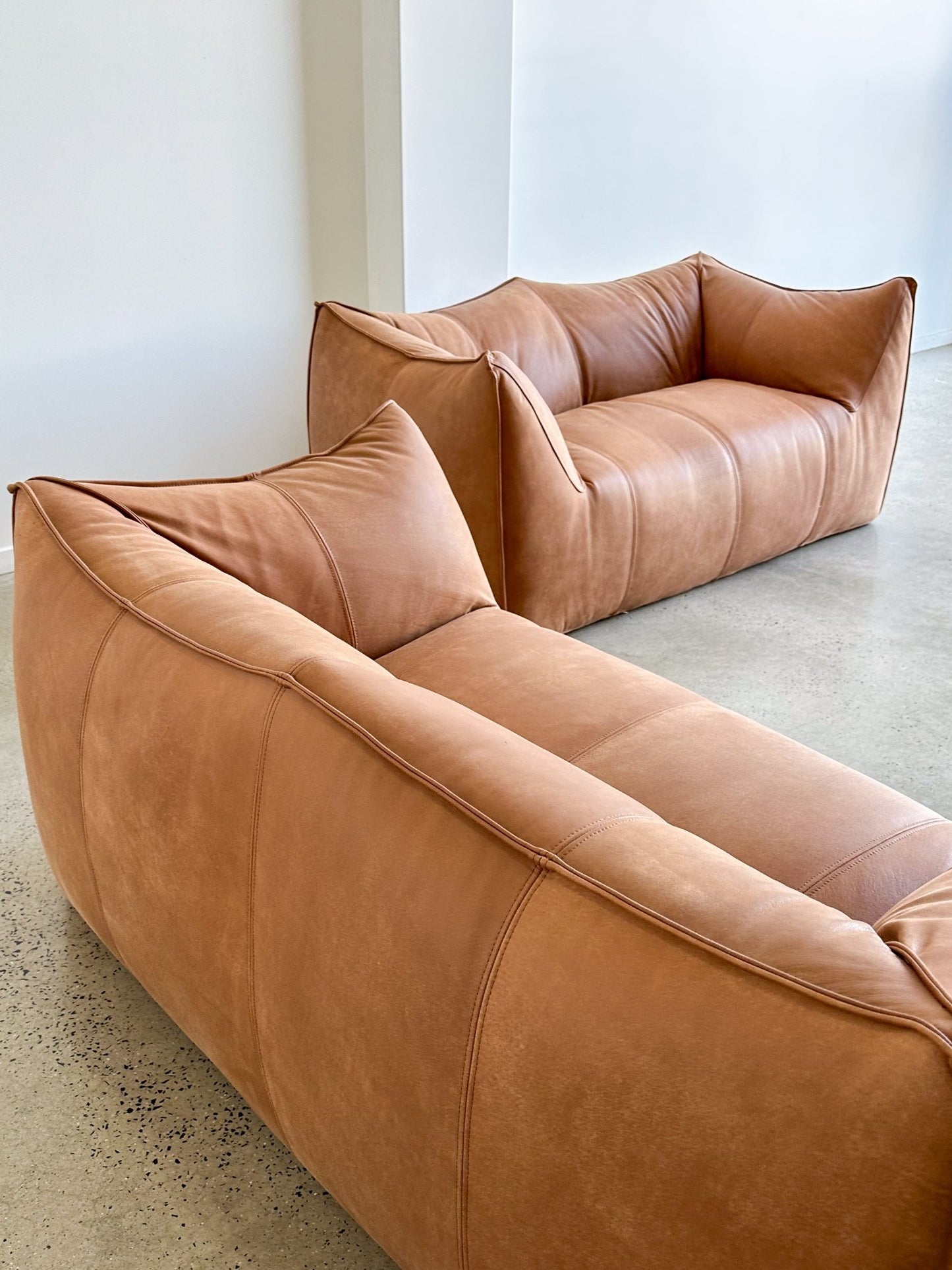 Mid - Century Modern Leather Sofa by Mario Bellini for C&B Italia, 1970s - Lumini Collections