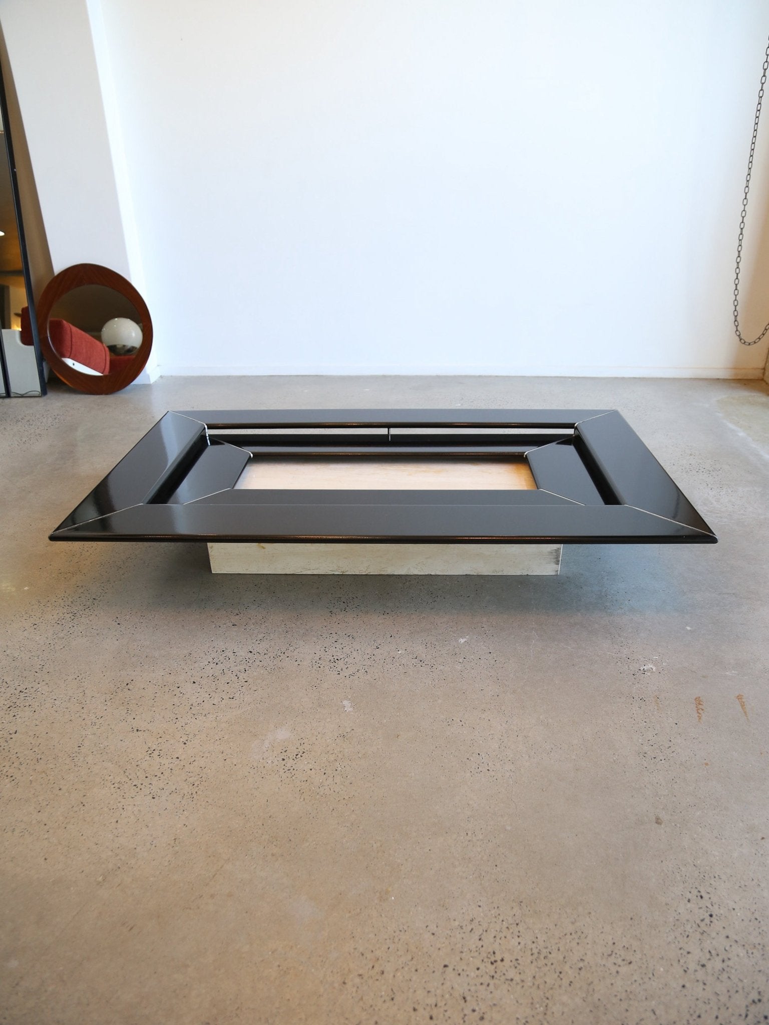 Italian vintage travertine and lacquer coffee table, 1970s - Lumini Collections