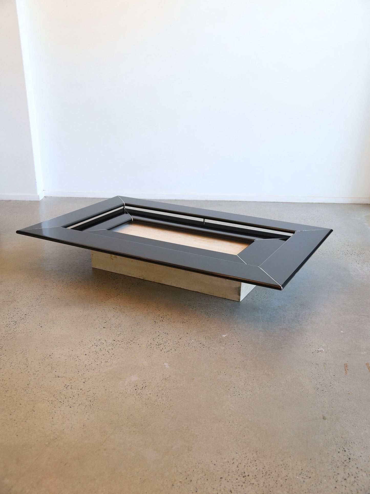 Italian vintage travertine and lacquer coffee table, 1970s - Lumini Collections