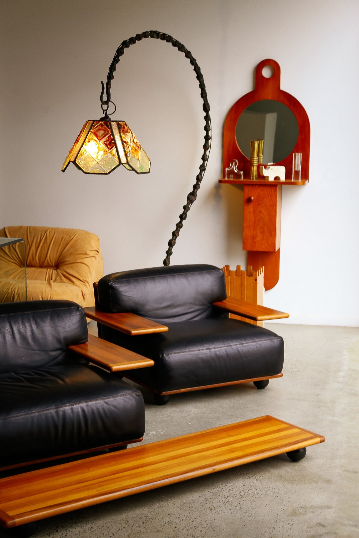 Italian Pianura Armchairs & Table by Mario Bellini for Cassina - Lumini Collections