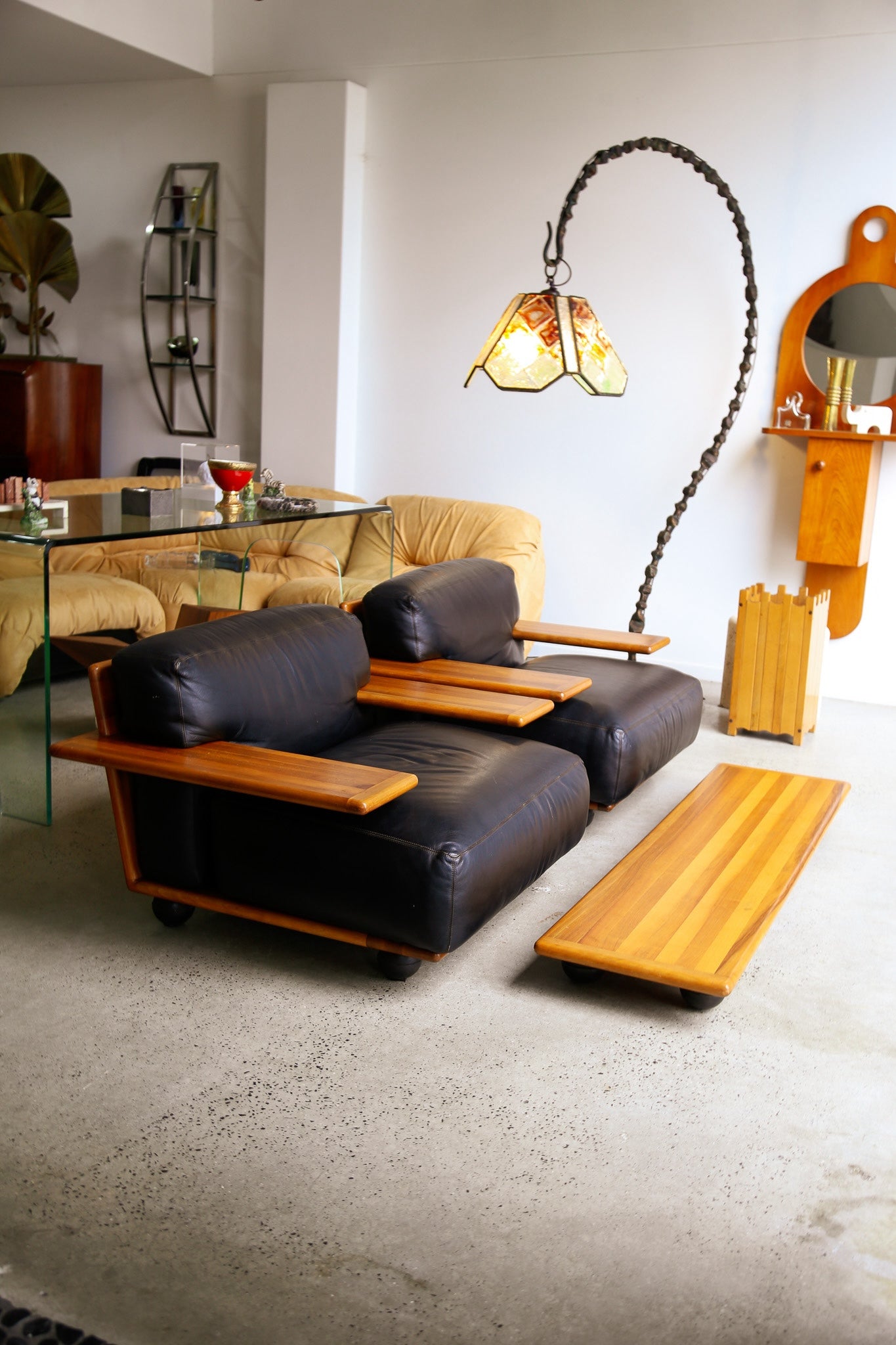 Italian Pianura Armchairs & Table by Mario Bellini for Cassina - Lumini Collections