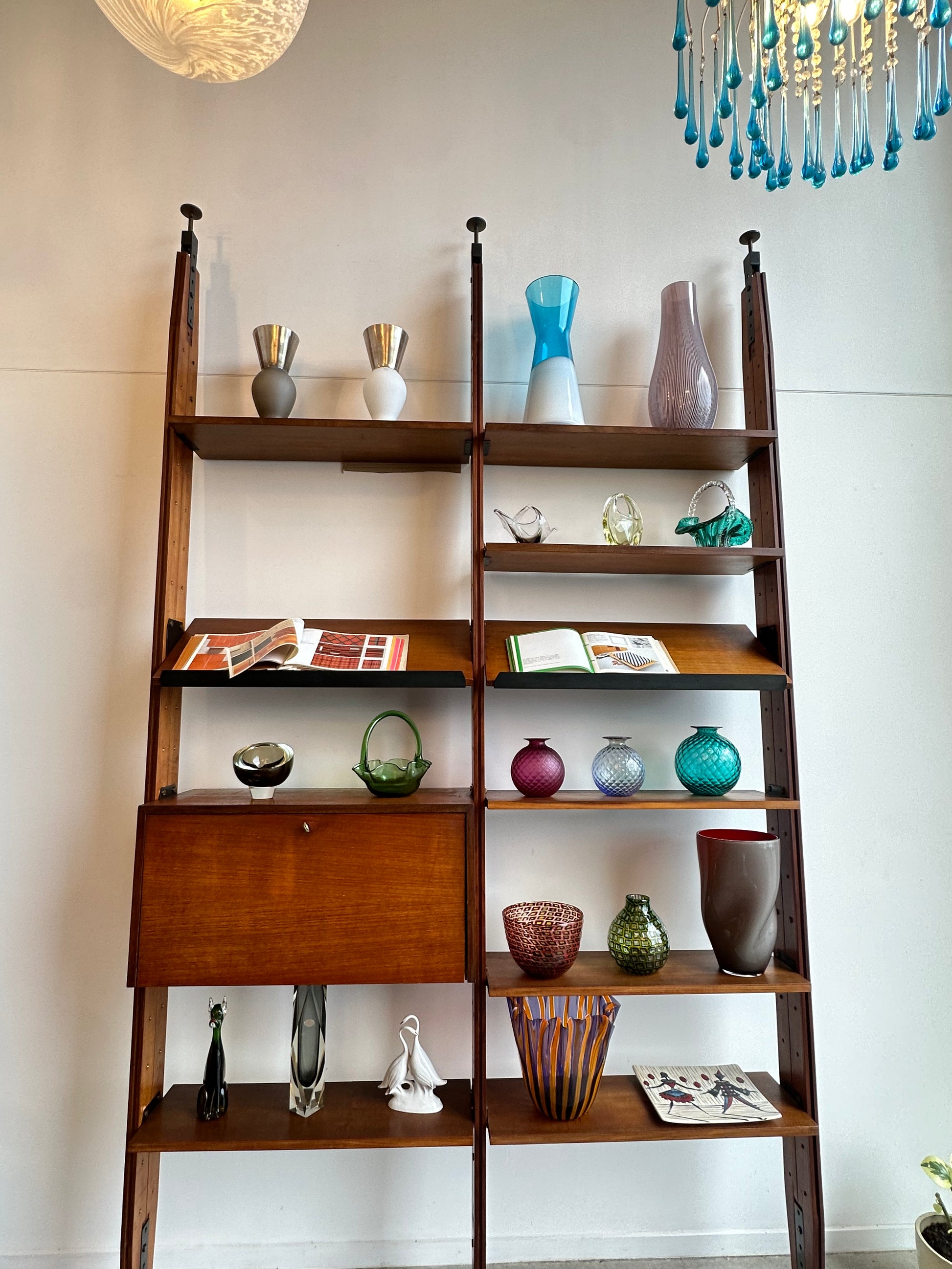 Pierluigi Spadolini Mid - Century Modern walnut bookcase, 1970s - Lumini Collections