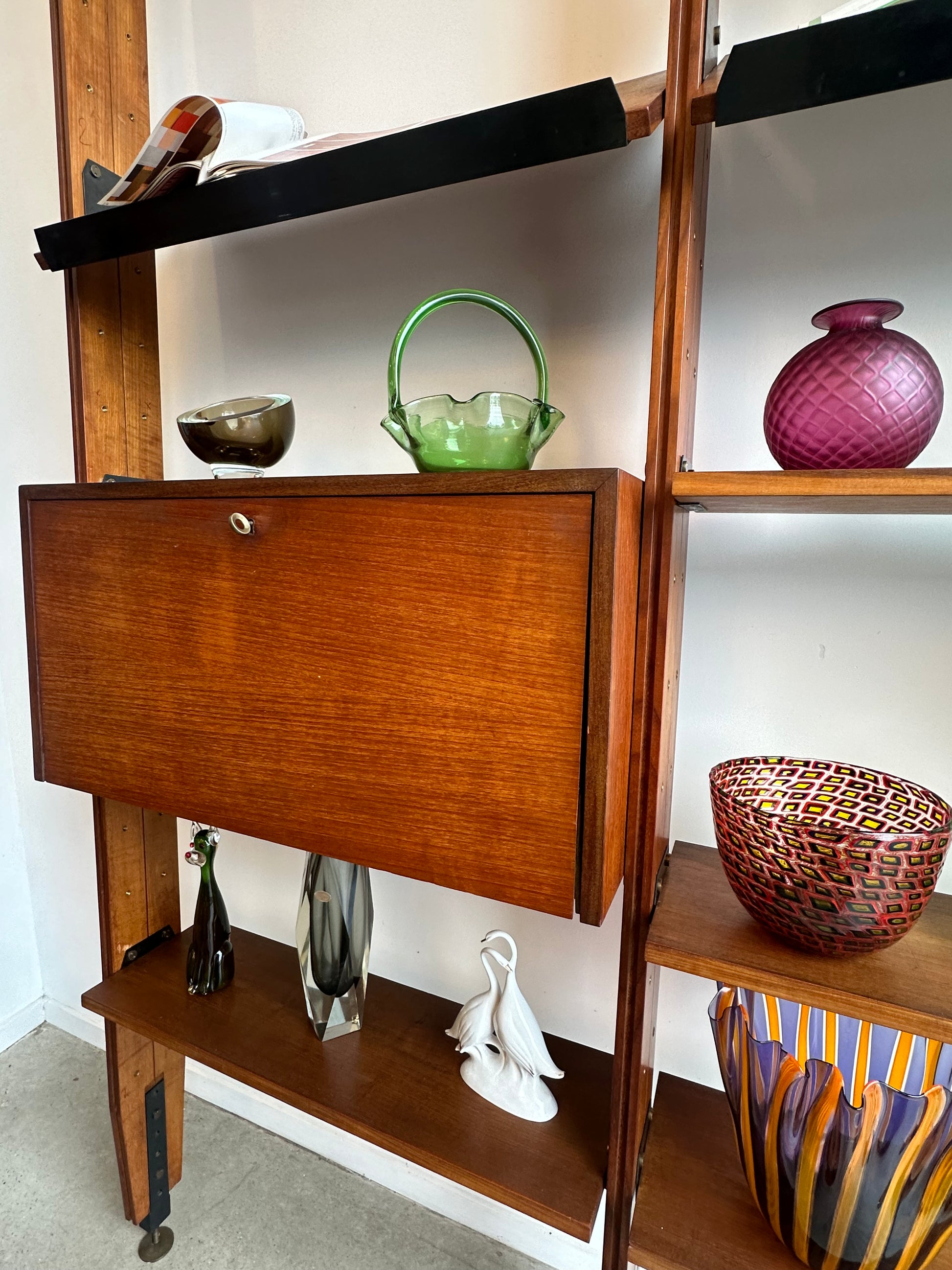 Pierluigi Spadolini Mid - Century Modern walnut bookcase, 1970s - Lumini Collections