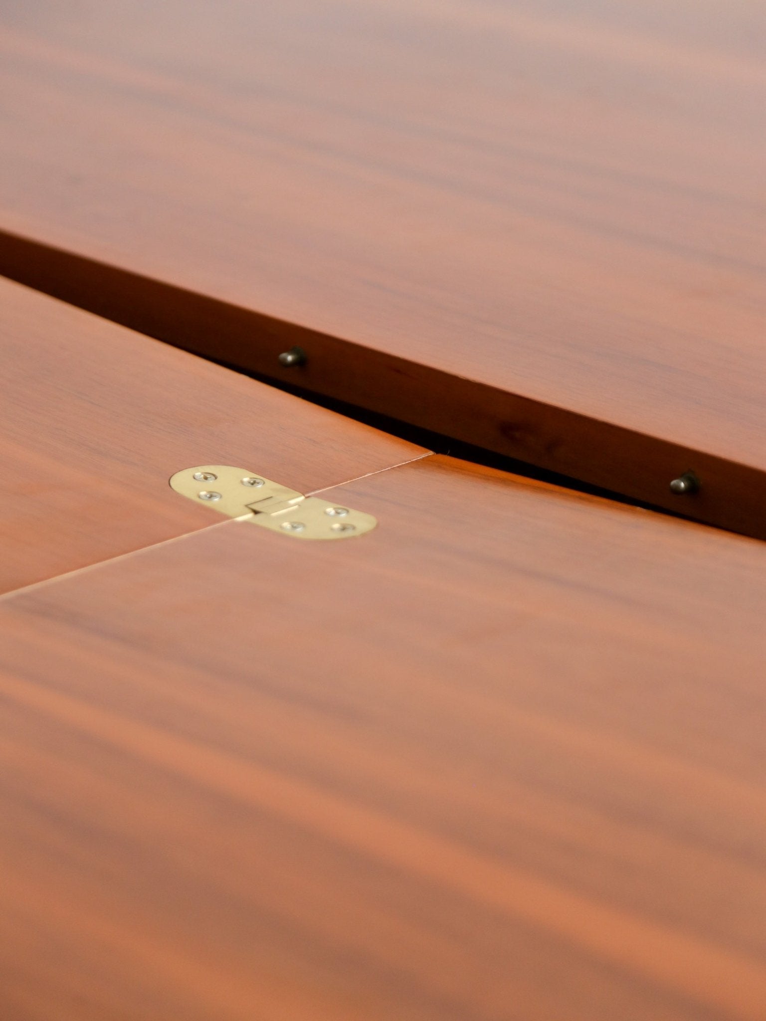 Pierre Cardin for Maxalto Fold - Out Extension Dining Table in Walnut 1980s - Lumini Collections