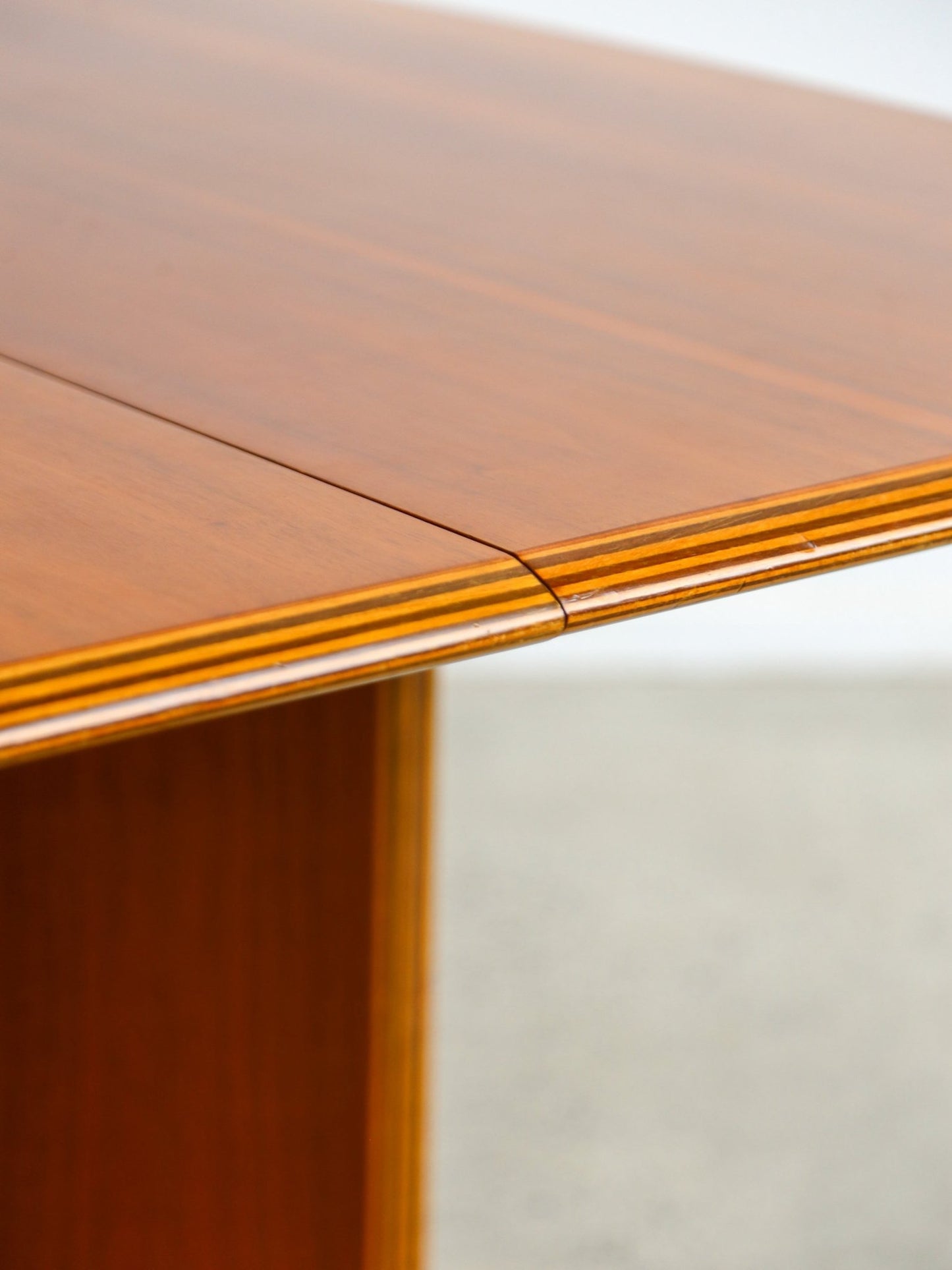 Pierre Cardin for Maxalto Fold - Out Extension Dining Table in Walnut 1980s - Lumini Collections